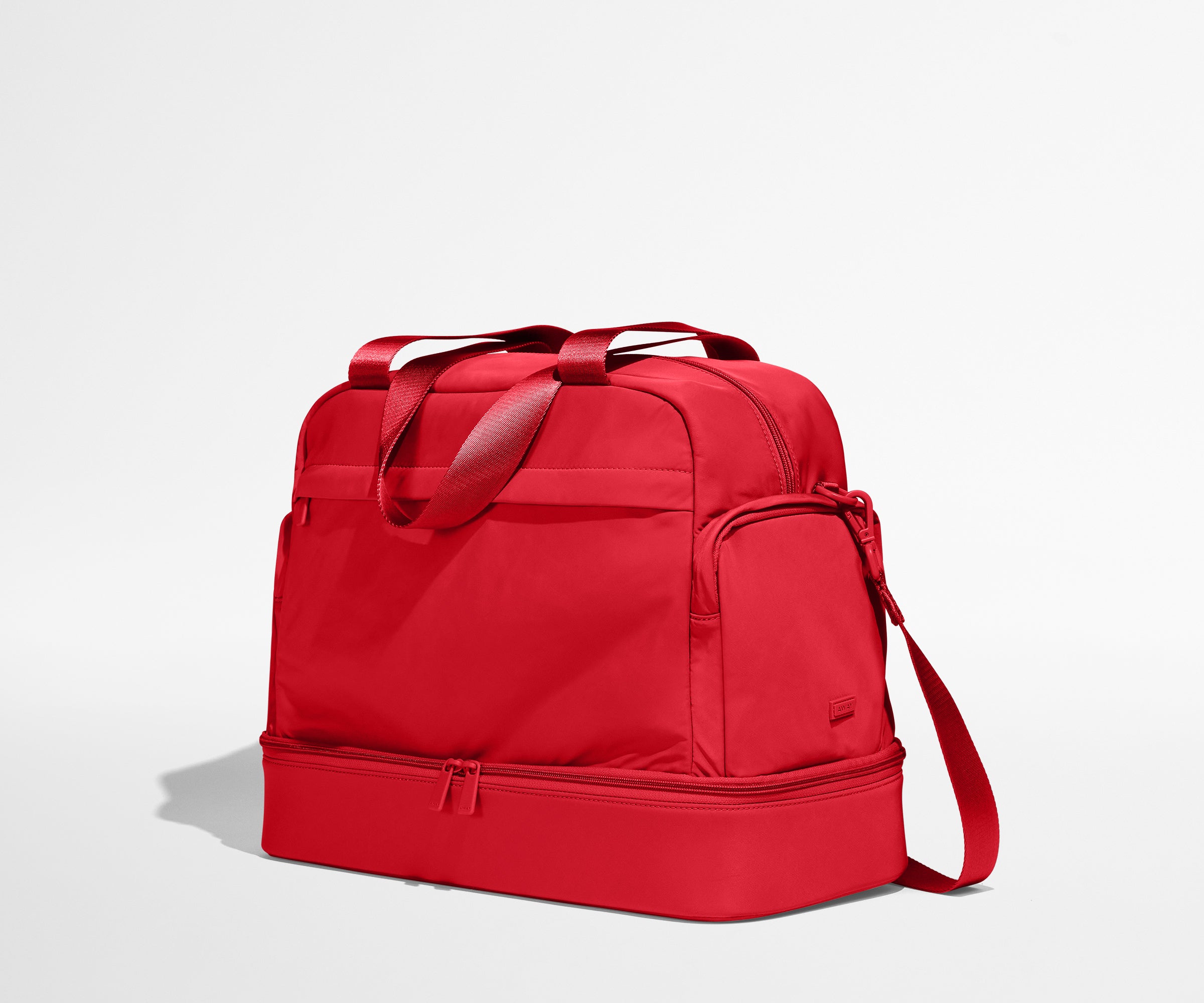 away-featherlight-overnight-sac-week-end-cherry-red image 2