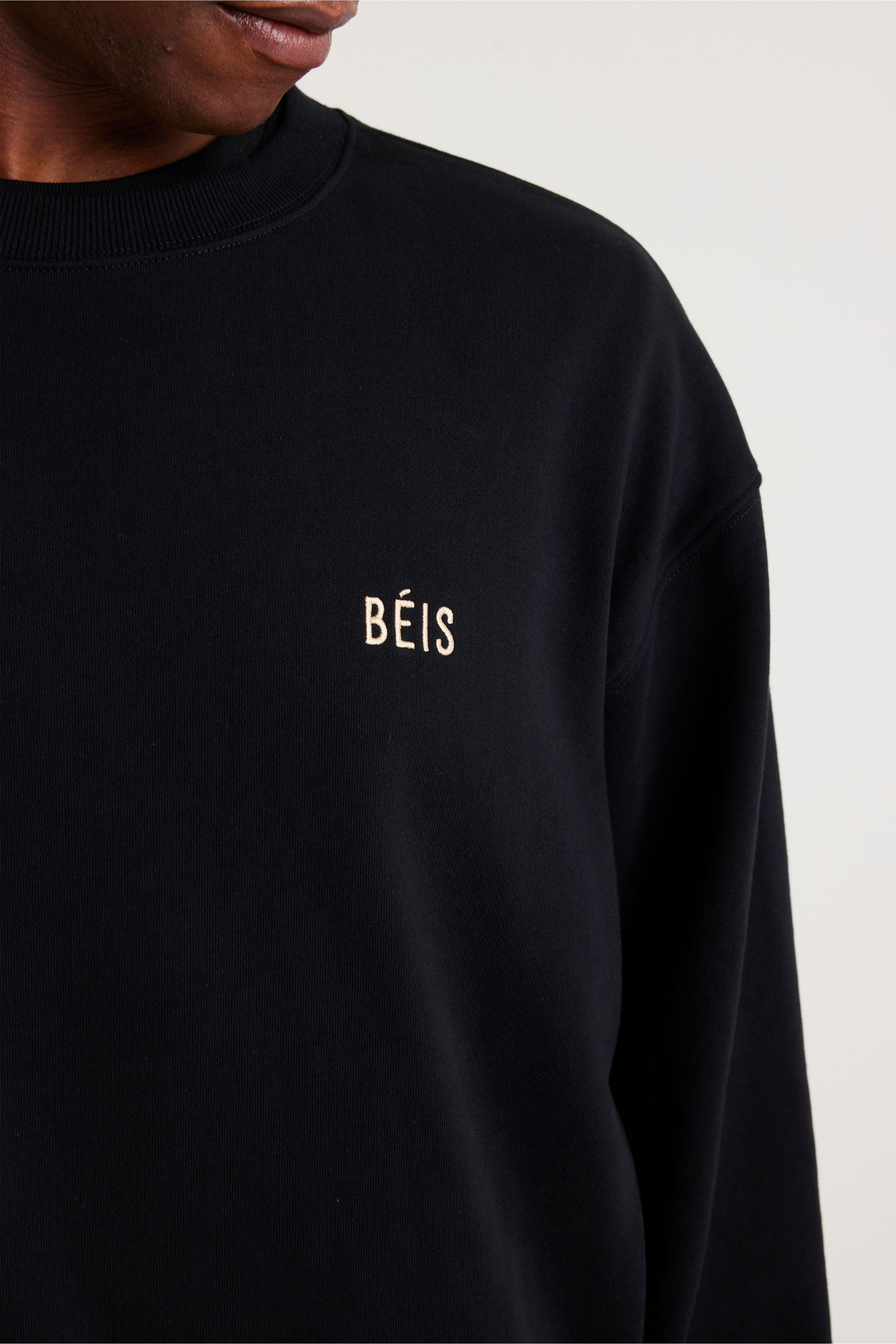beis-the-sweatshirt-sweat-noir-taille-m-poches-zipp-es image 6