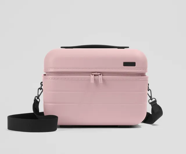 away-train-case-vanity-rigide-rose-blush-coque-dure image 1