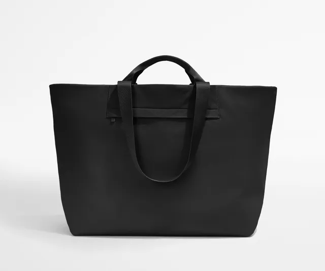away-featherlight-tote-grand-cabas-noir-jet-black-16-pouces image 1