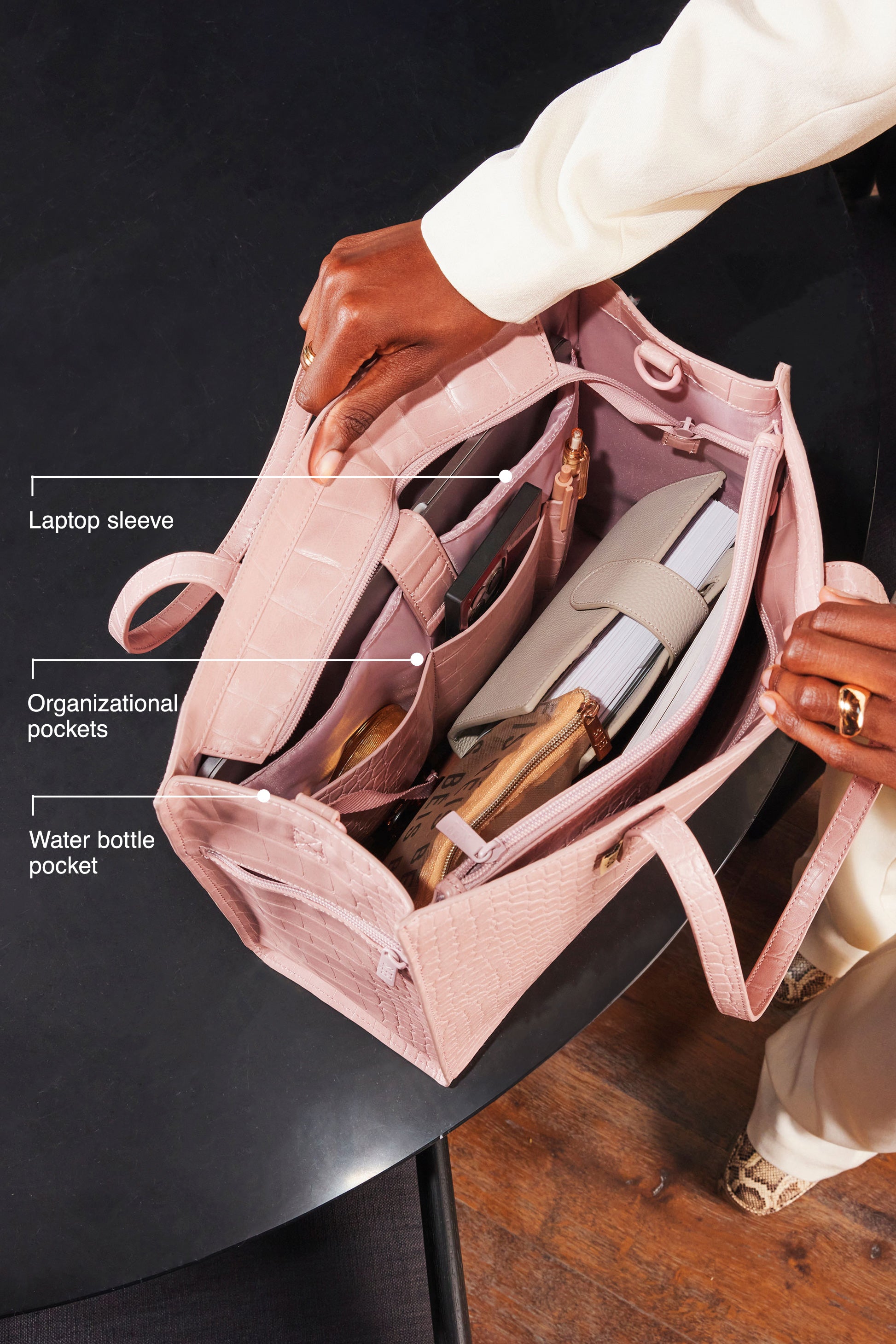 beis-the-work-tote-sac-tote-atlas-pink-croc-cuir-vegan image 2