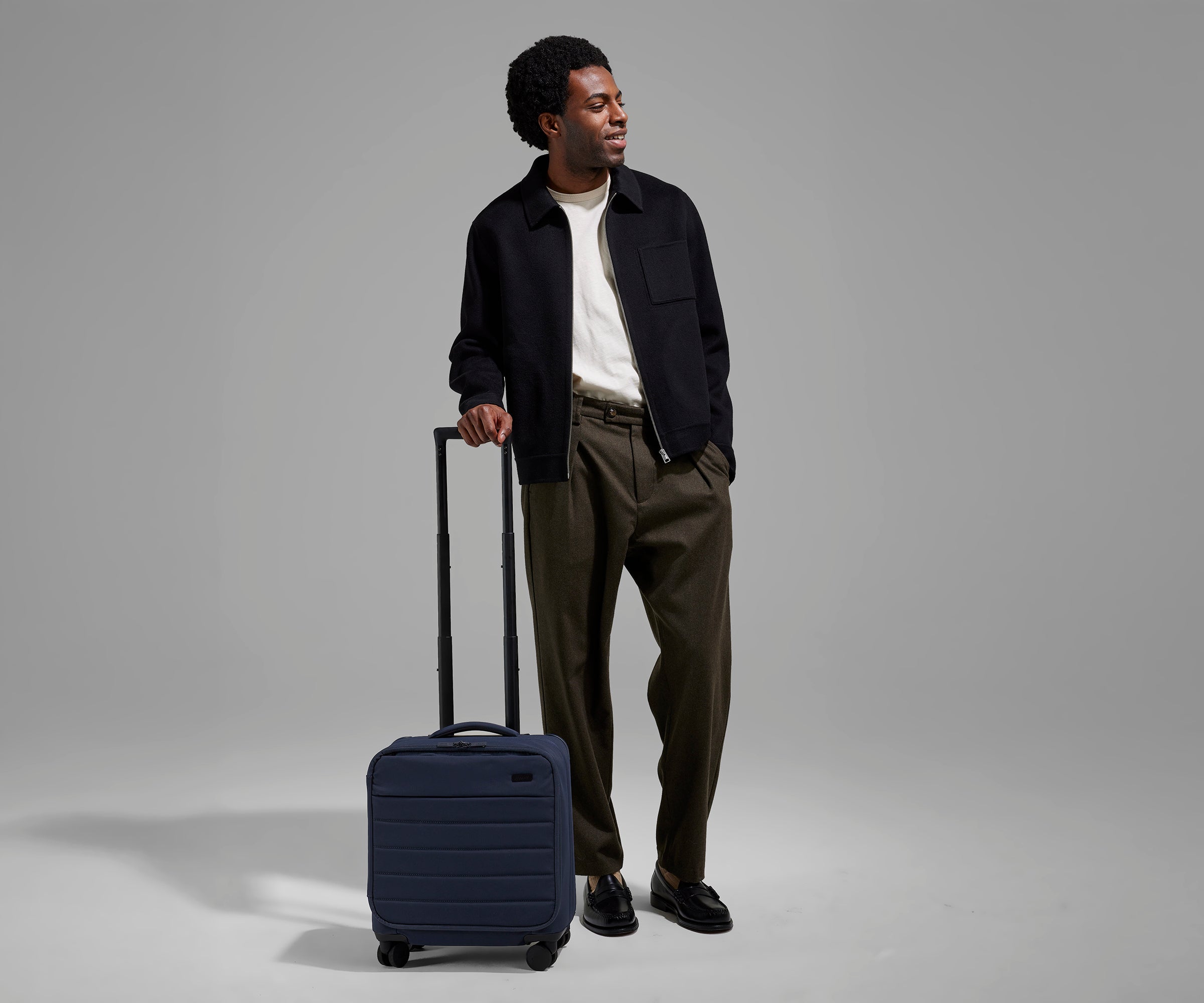 away-softside-compact-carry-on-valise-souple-bleu-marine image 4