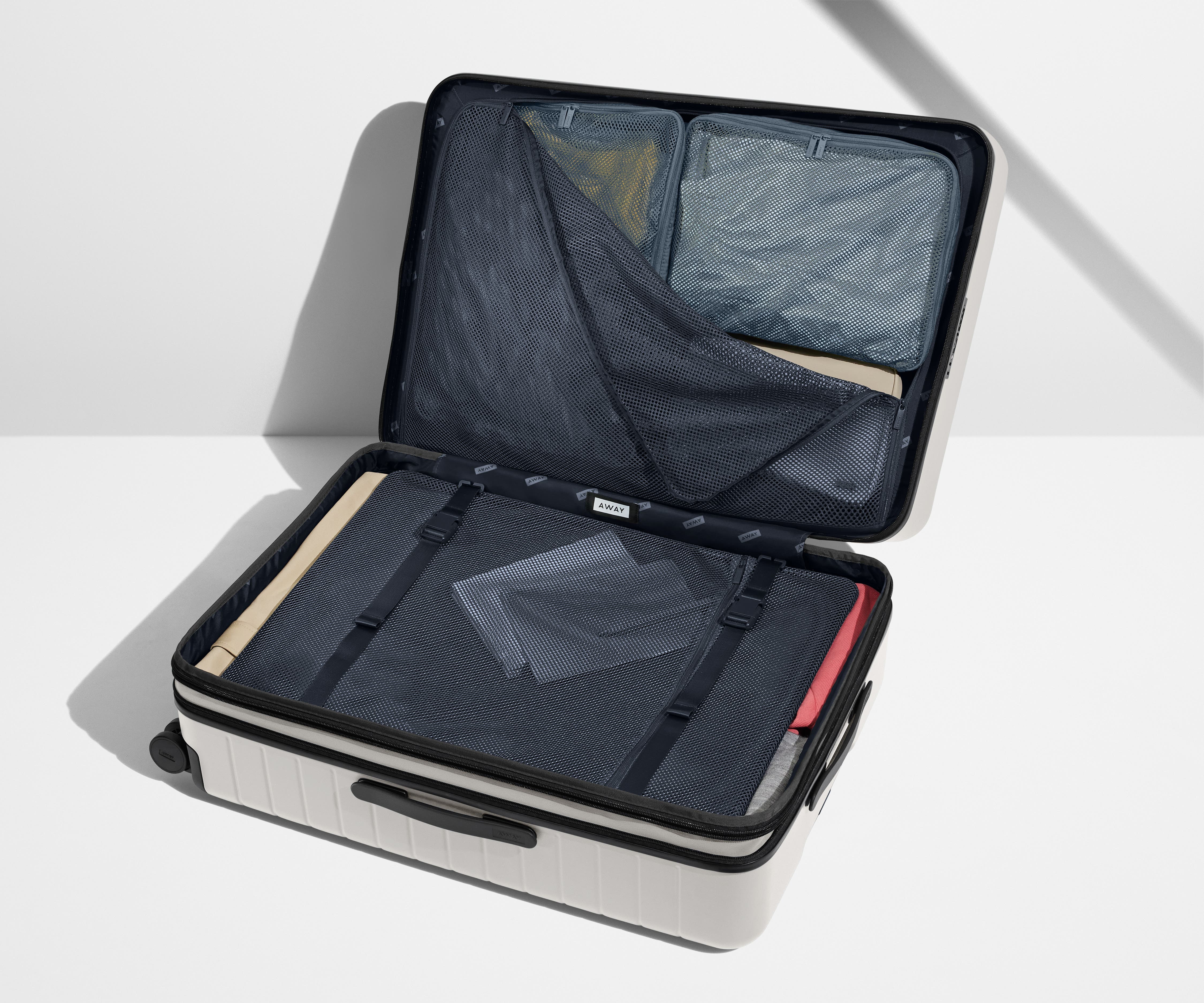away-large-flex-valise-soute-cloud-gray-extensible-2-semaines image 6