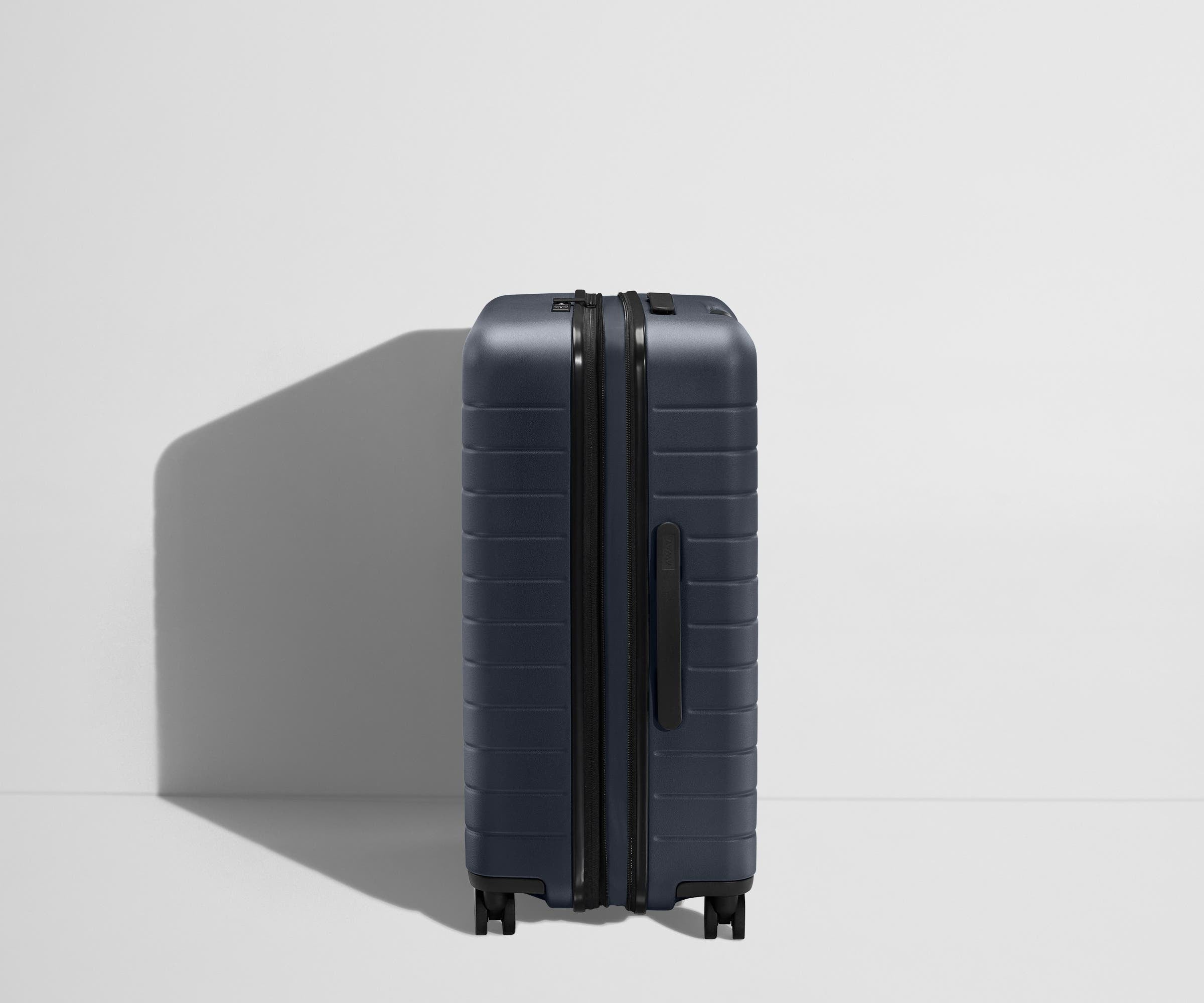 away-medium-flex-valise-soute-navy-blue-extensible image 3