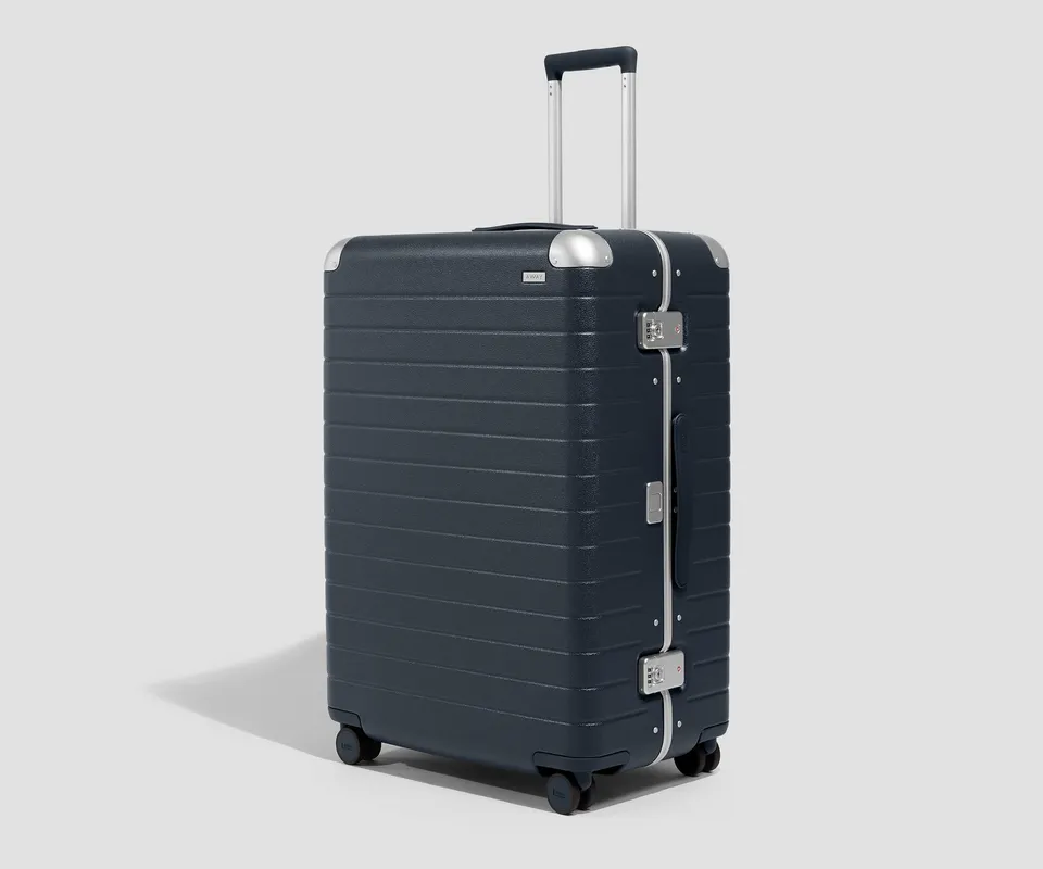 away-aluminum-edge-large-valise-soute-navy-blue-alu image 1