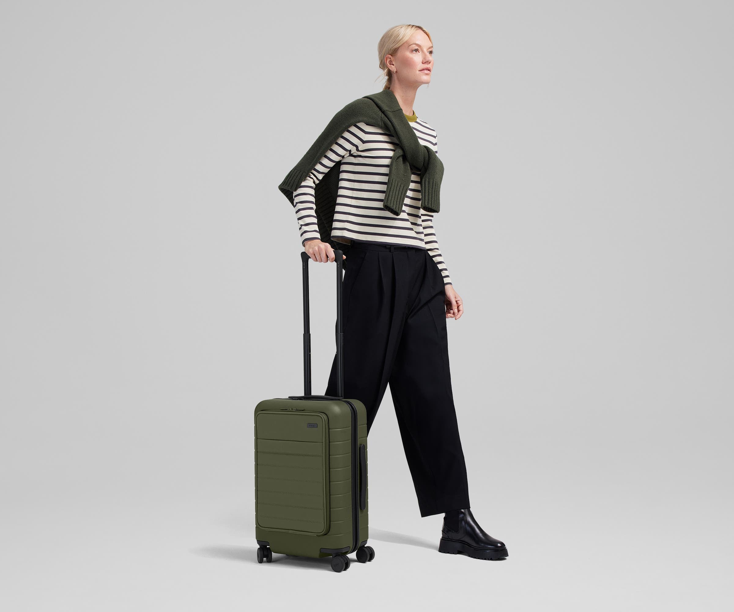 away-executive-carry-on-valise-cabine-olive-green-laptop image 4