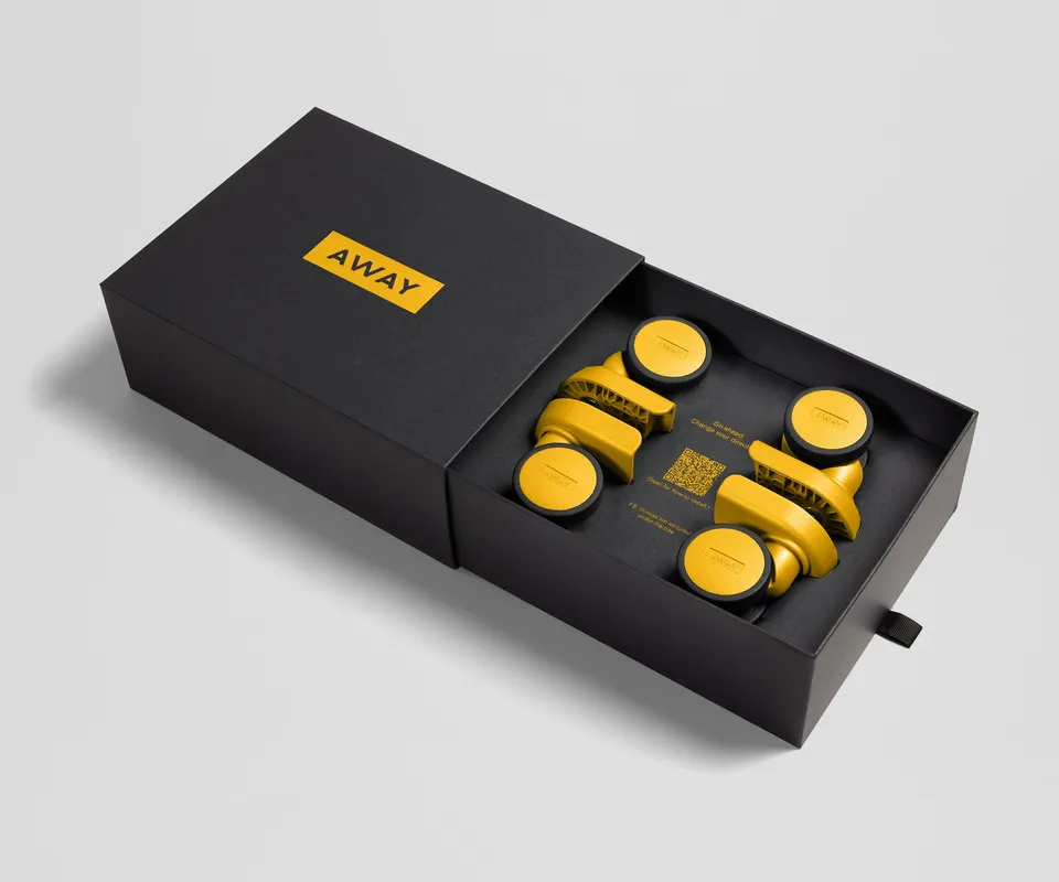 away-carry-on-kit-roulettes-valise-marigold-yellow image 1