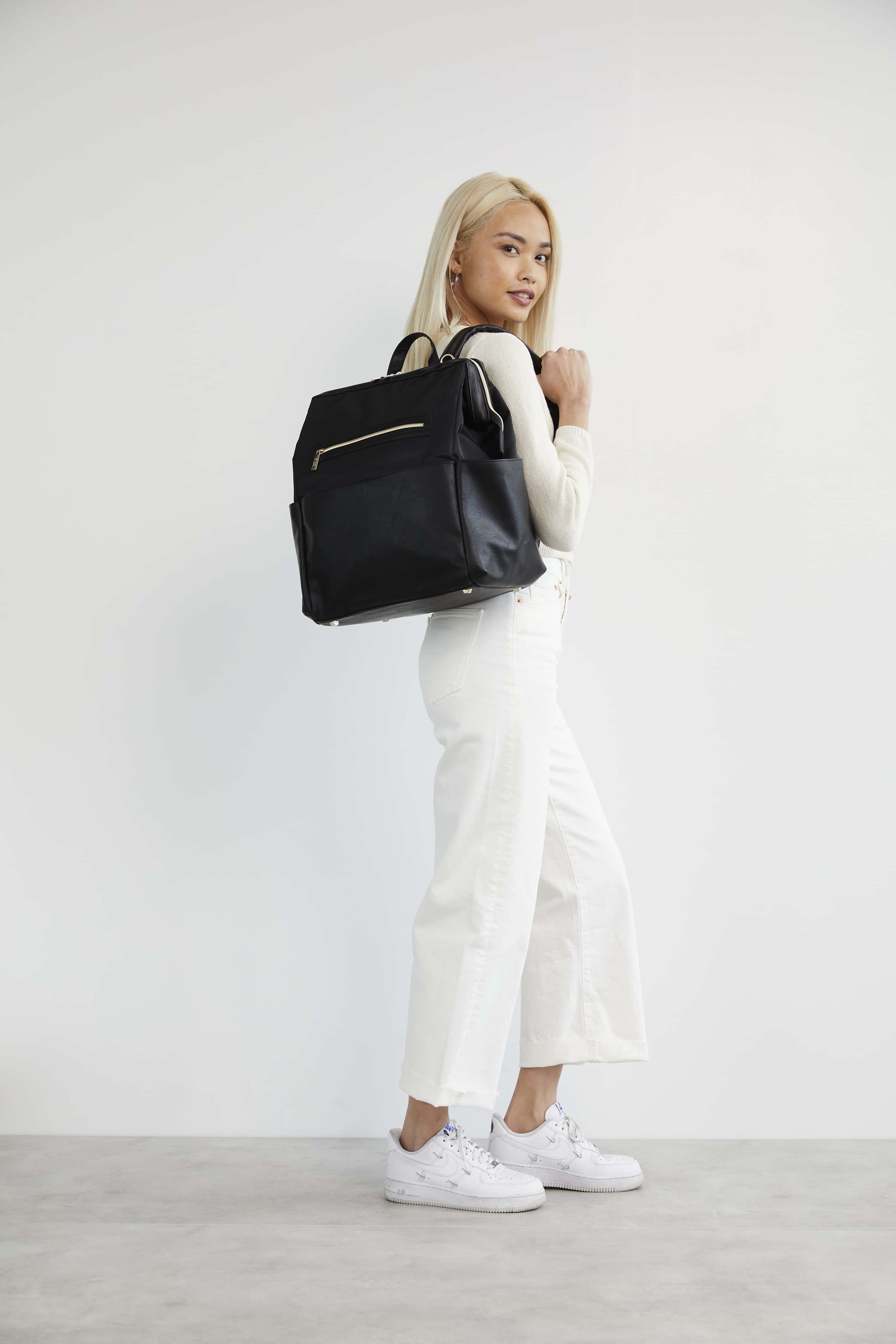 beis-the-backpack-sac-dos-langer-noir-avec-matelas-2 image 2