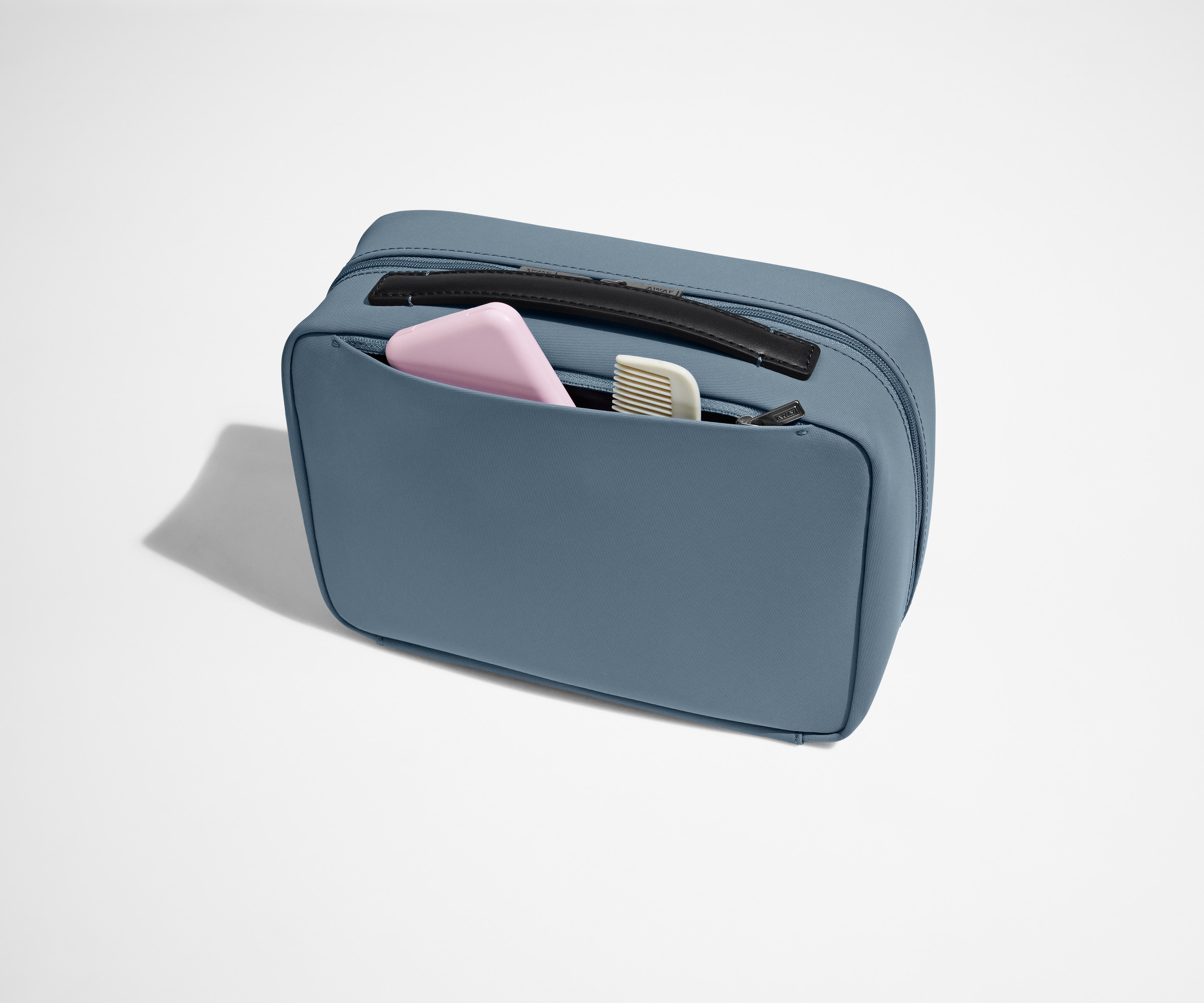 away-toiletry-bags-trousse-suspendue-coast-blue-trousse-de-toilette-nylon image 5