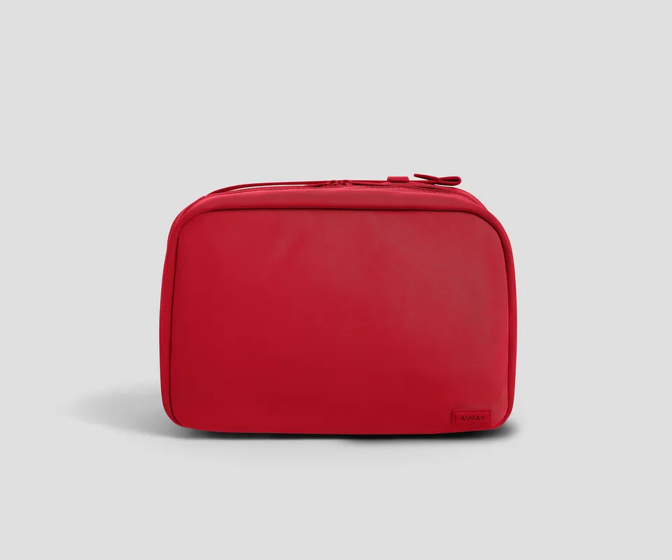 away-hanging-toiletry-trousse-de-toilette-cherry-red-imperm-able image 1