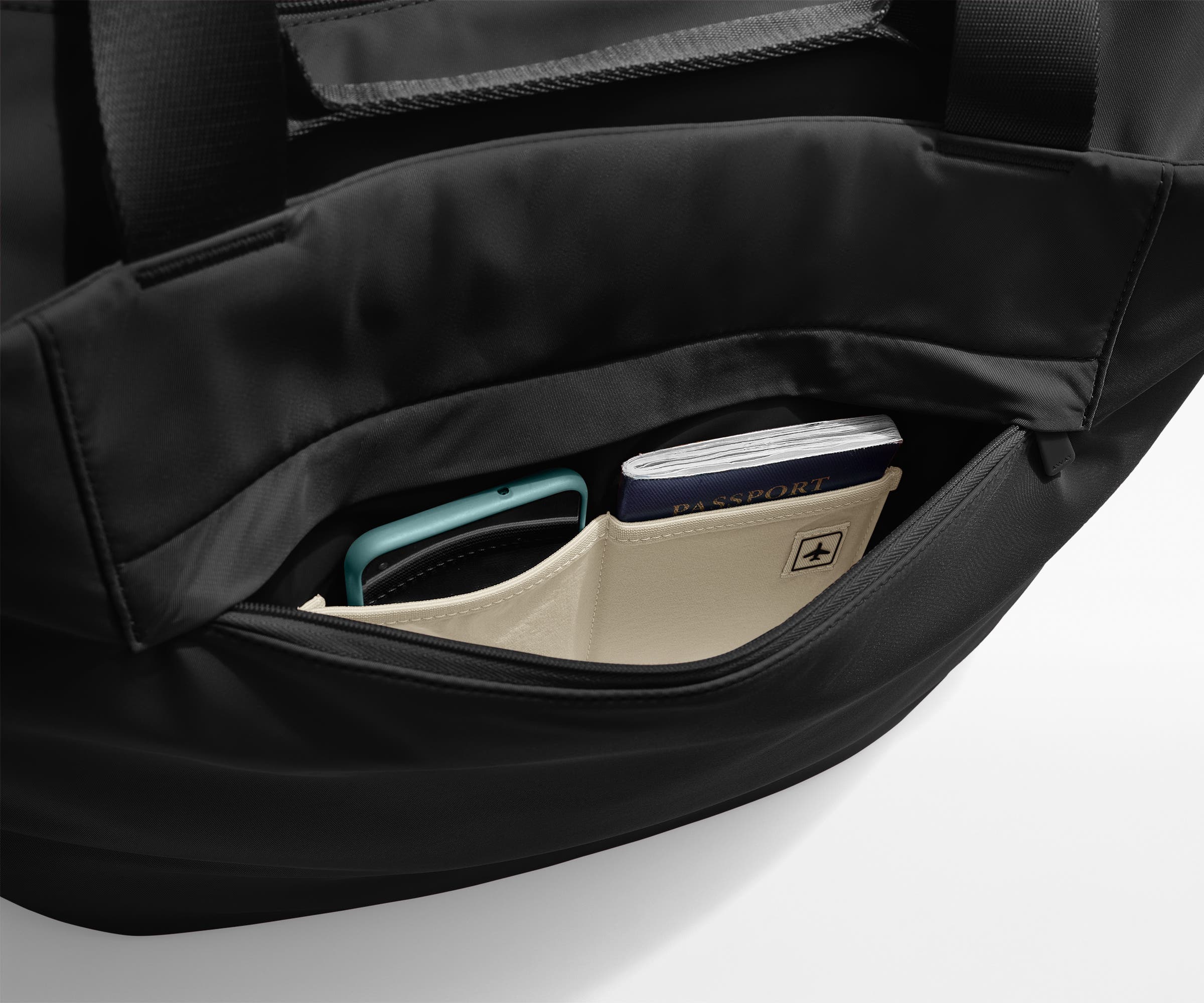 away-featherlight-tote-grand-cabas-noir-jet-black-16-pouces image 7