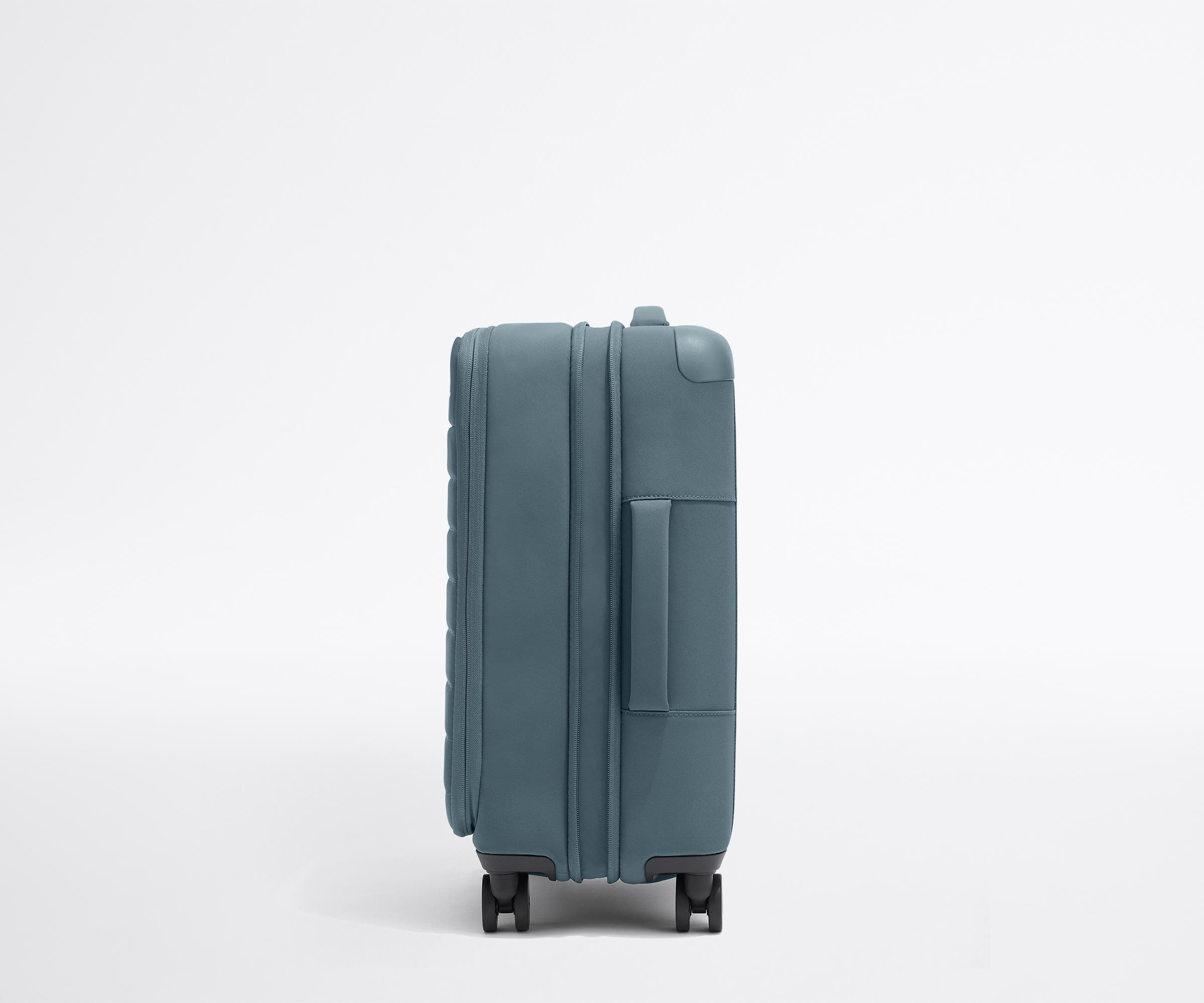 away-softside-carry-on-valise-cabine-bleu-coast-extensible image 3