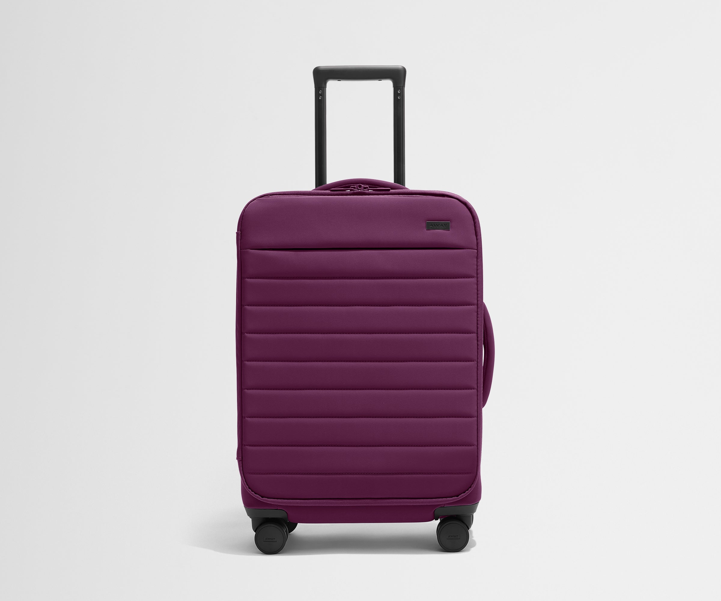 away-softside-bigger-carry-on-valise-cabine-plum-purple image 1