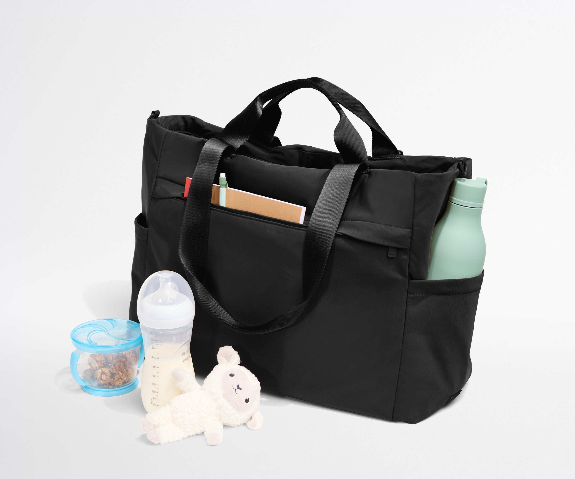 away-featherlight-diaper-tote-sac-langer-jet-black image 2