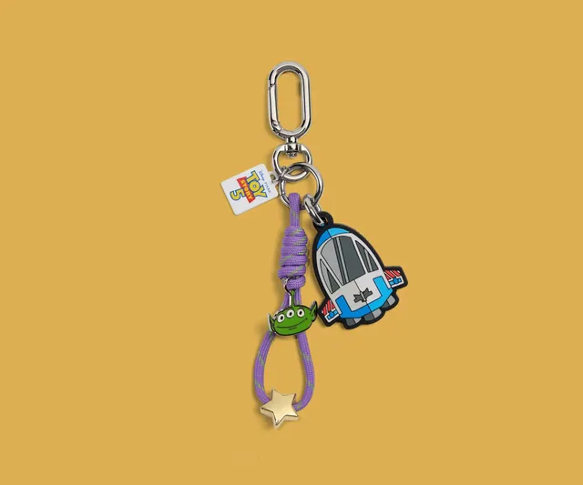 away-toy-story-5-breloque-bagage-buzz-lightyear image 1