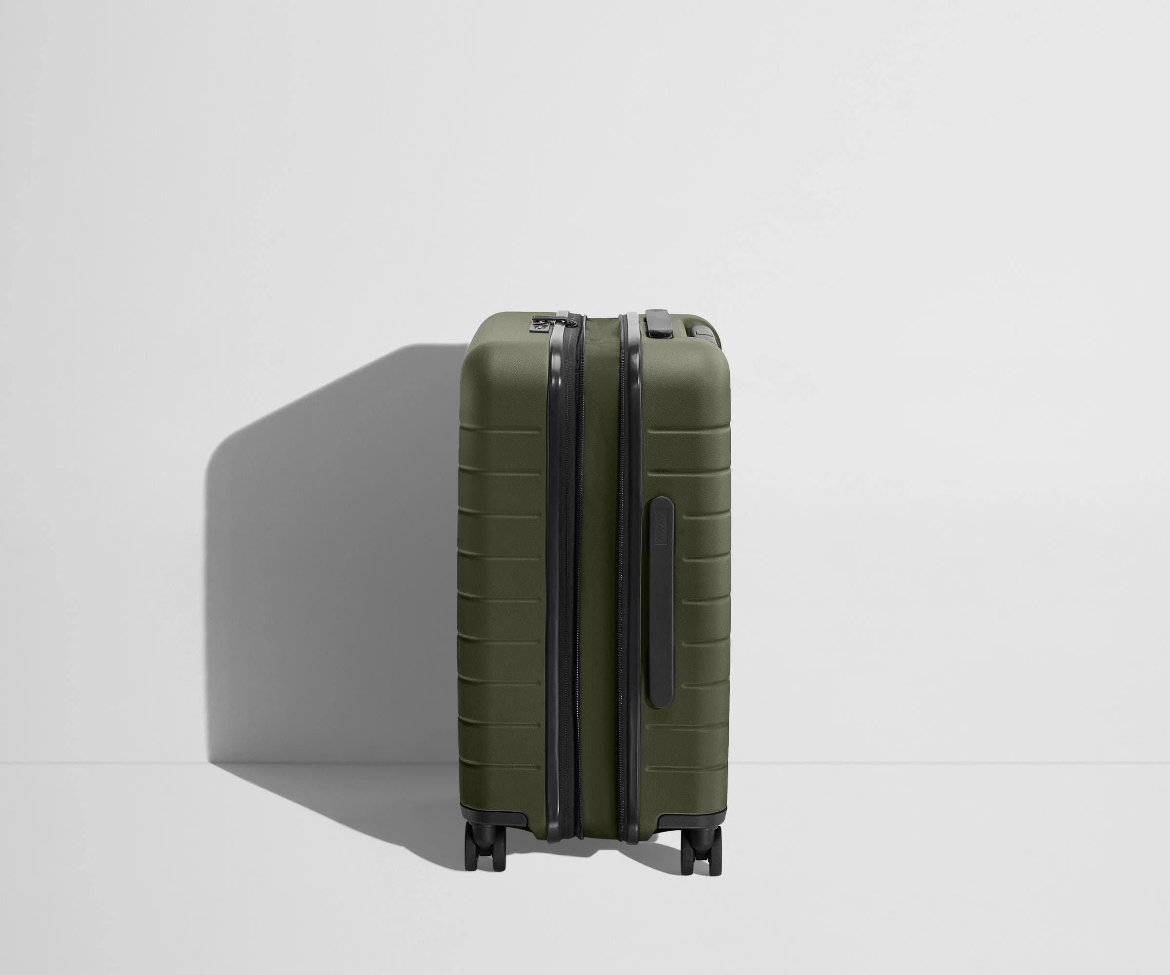 away-carry-on-flex-valise-cabine-vert-olive-extensible image 3