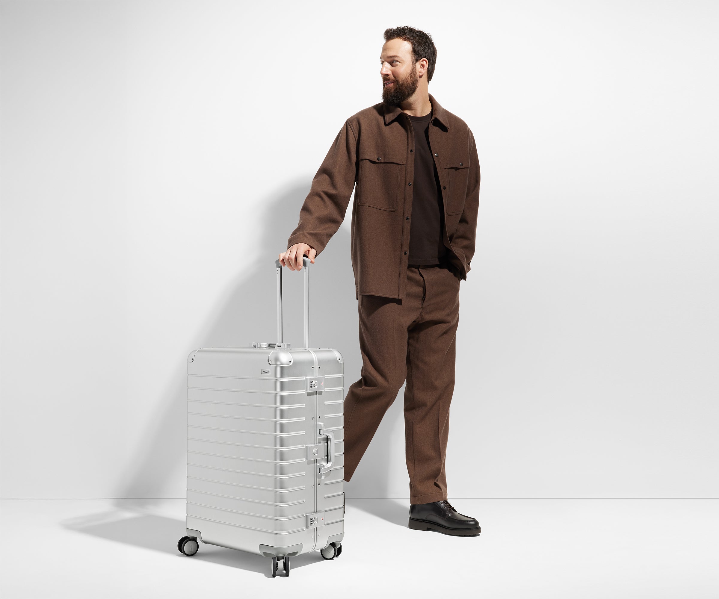 away-large-aluminum-valise-soute-onyx-black-aluminium image 7