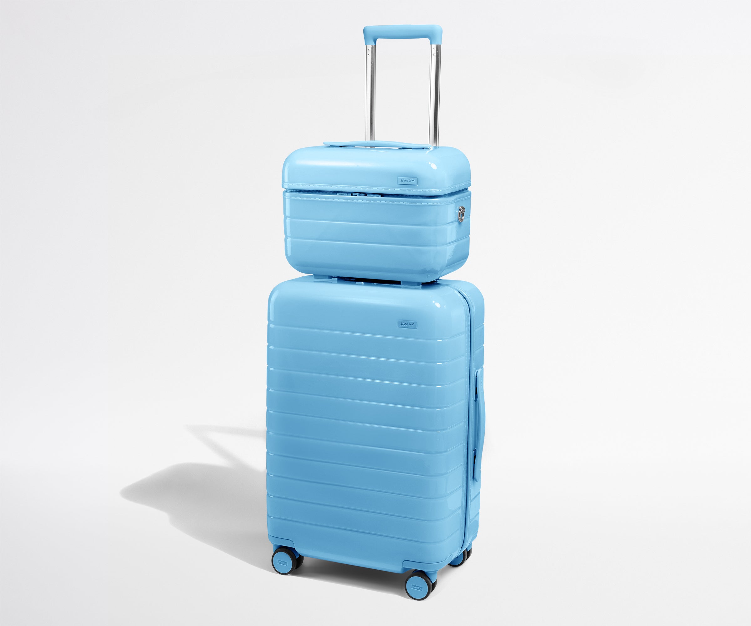 away-train-case-vanity-rigide-glazed-opal-blue-polycarbonate image 4