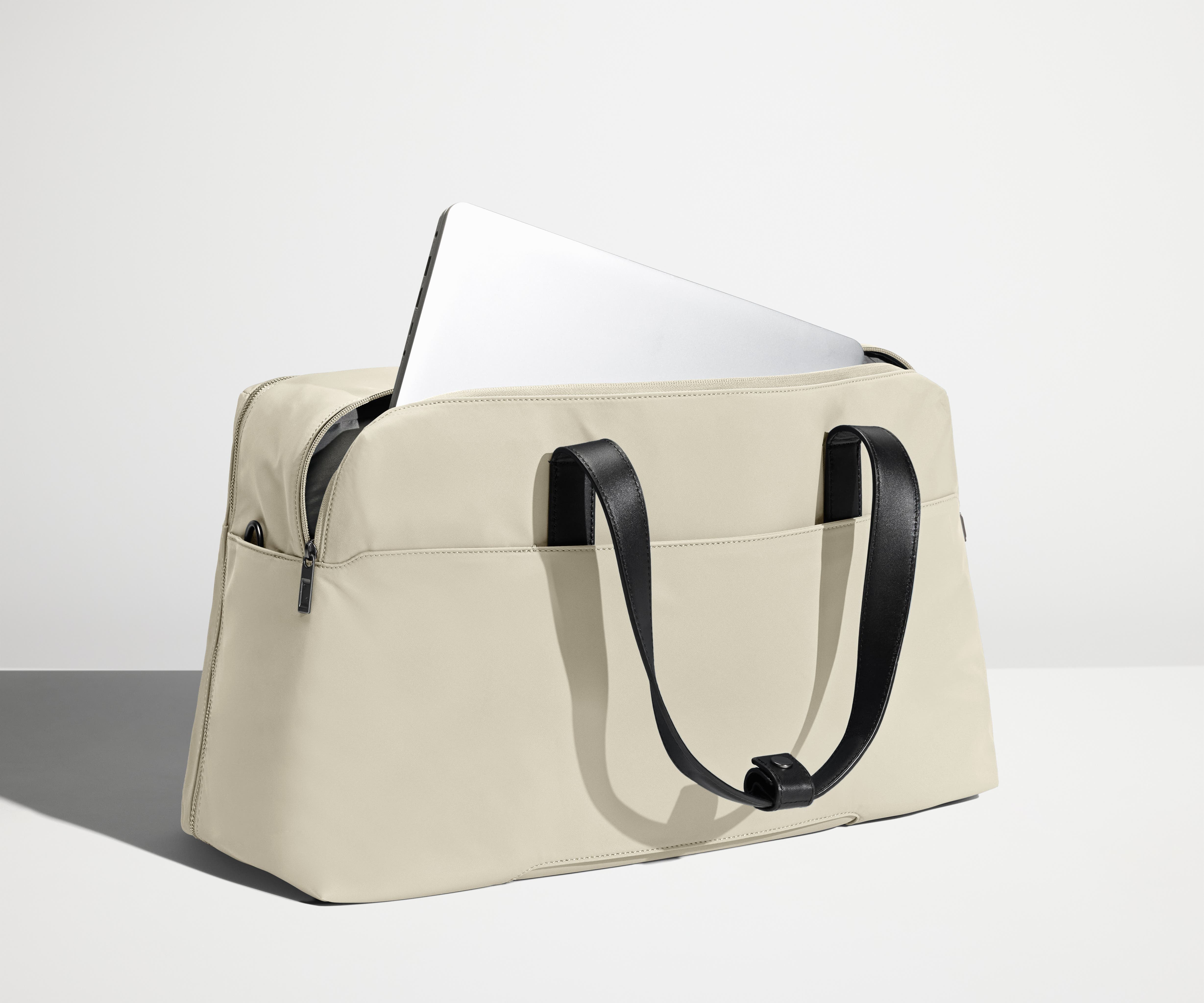 away-the-weekender-sac-week-end-salt-white-grand image 4