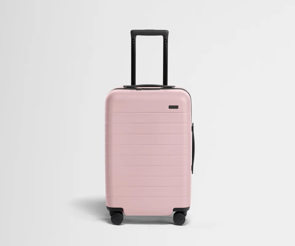 away-carry-on-valise-cabine-blush-pink-rigide image 1