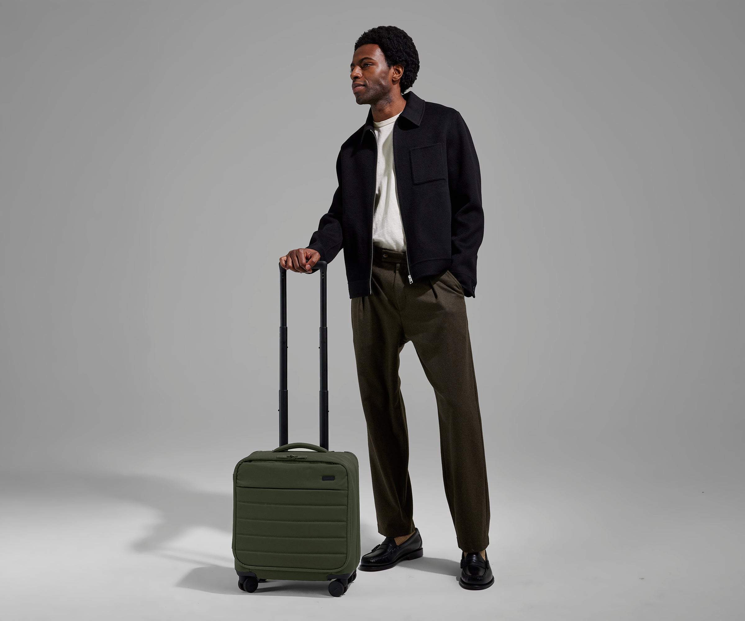 away-carry-on-softside-compact-valise-cabine-vert-olive image 4