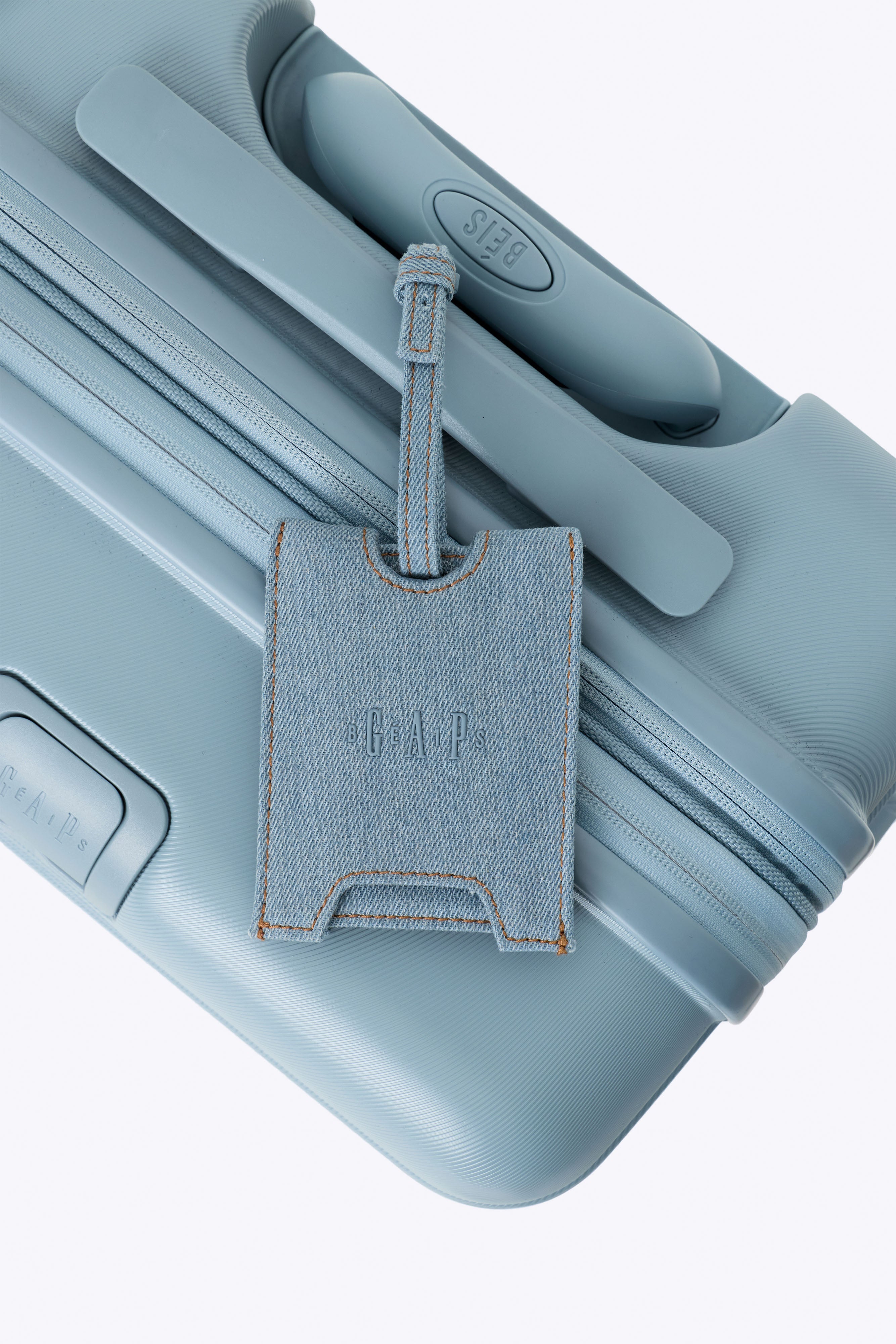 beis-x-gap-passport-set-tui-denim-blue-airtag image 3