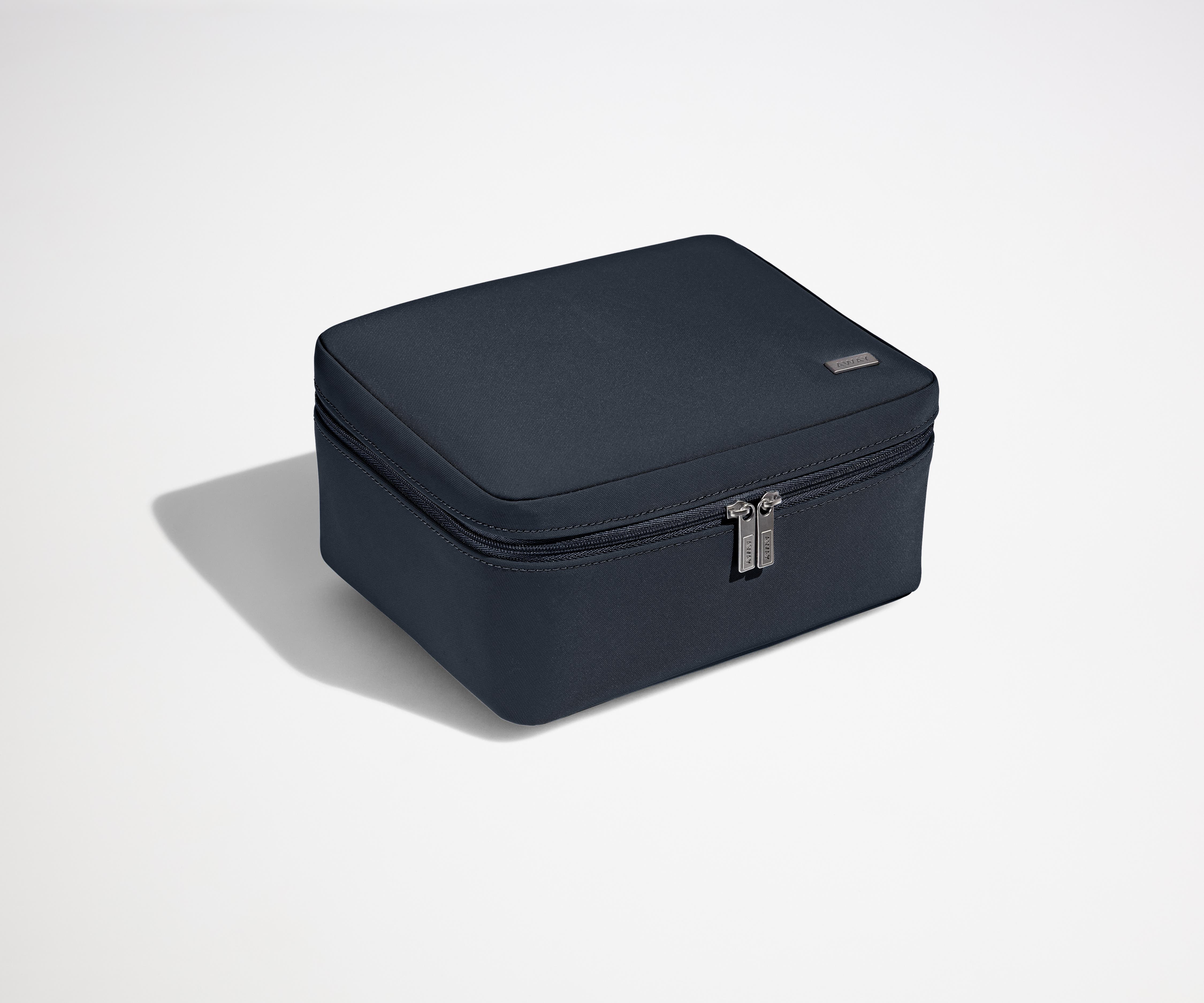 away-toiletry-bags-the-cosmetics-bag-trousse-maquillage-noir image 3