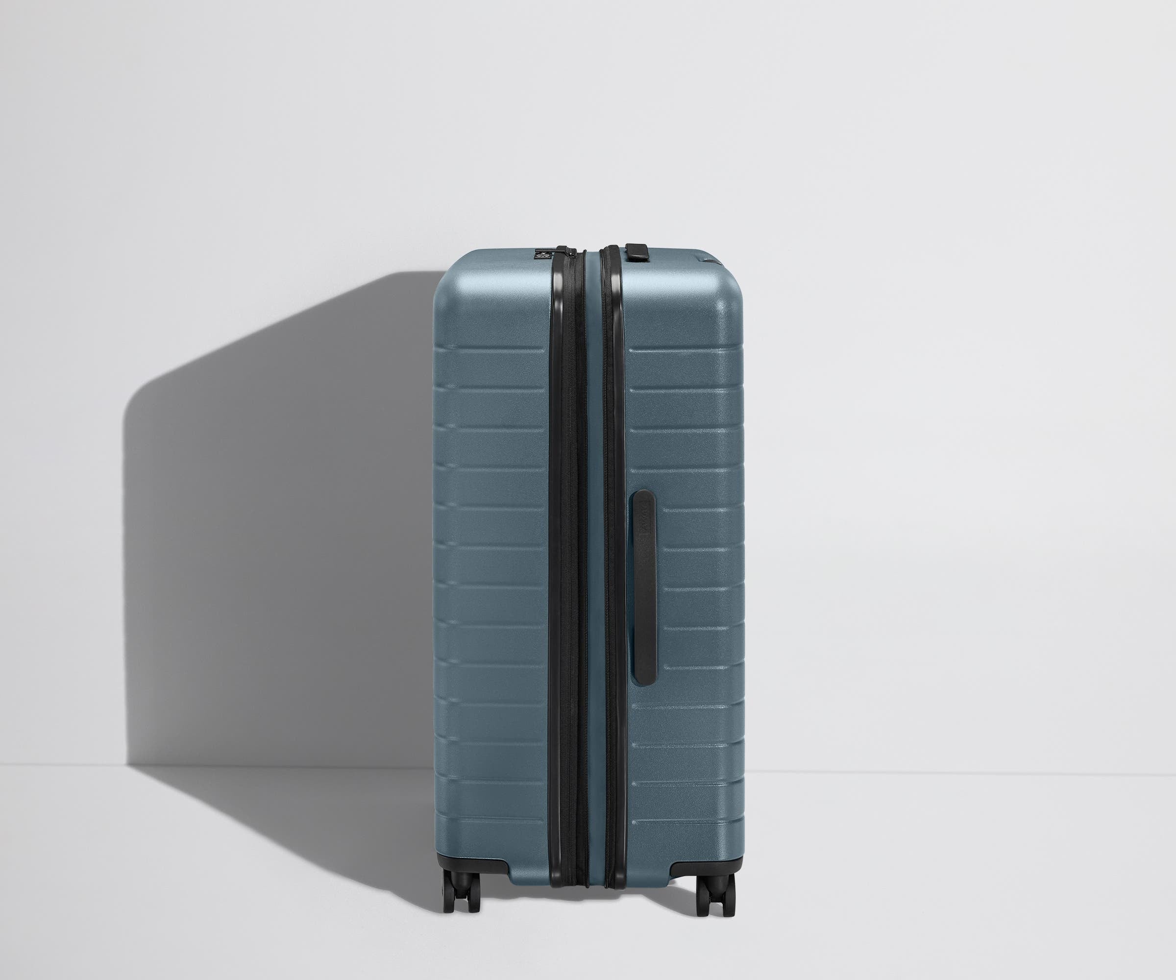 away-the-large-flex-valise-soute-bleu-coast-extensible image 3