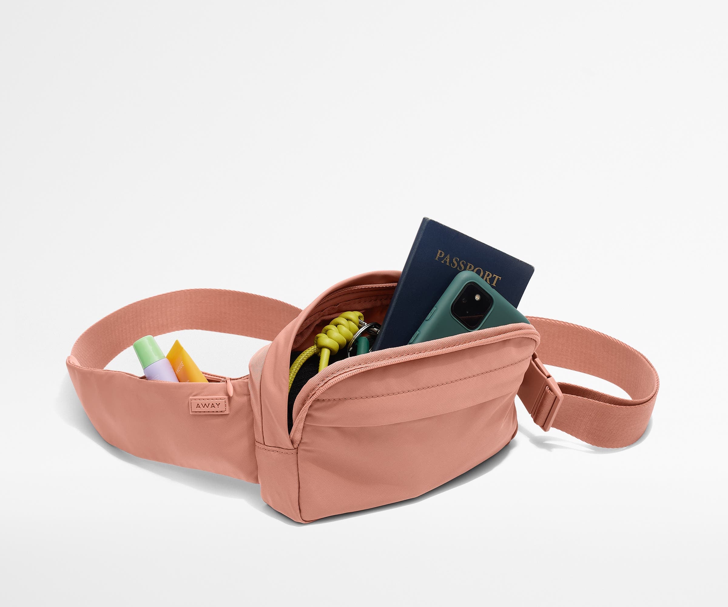 away-featherlight-sling-sac-bandouli-re-clay-pink image 4