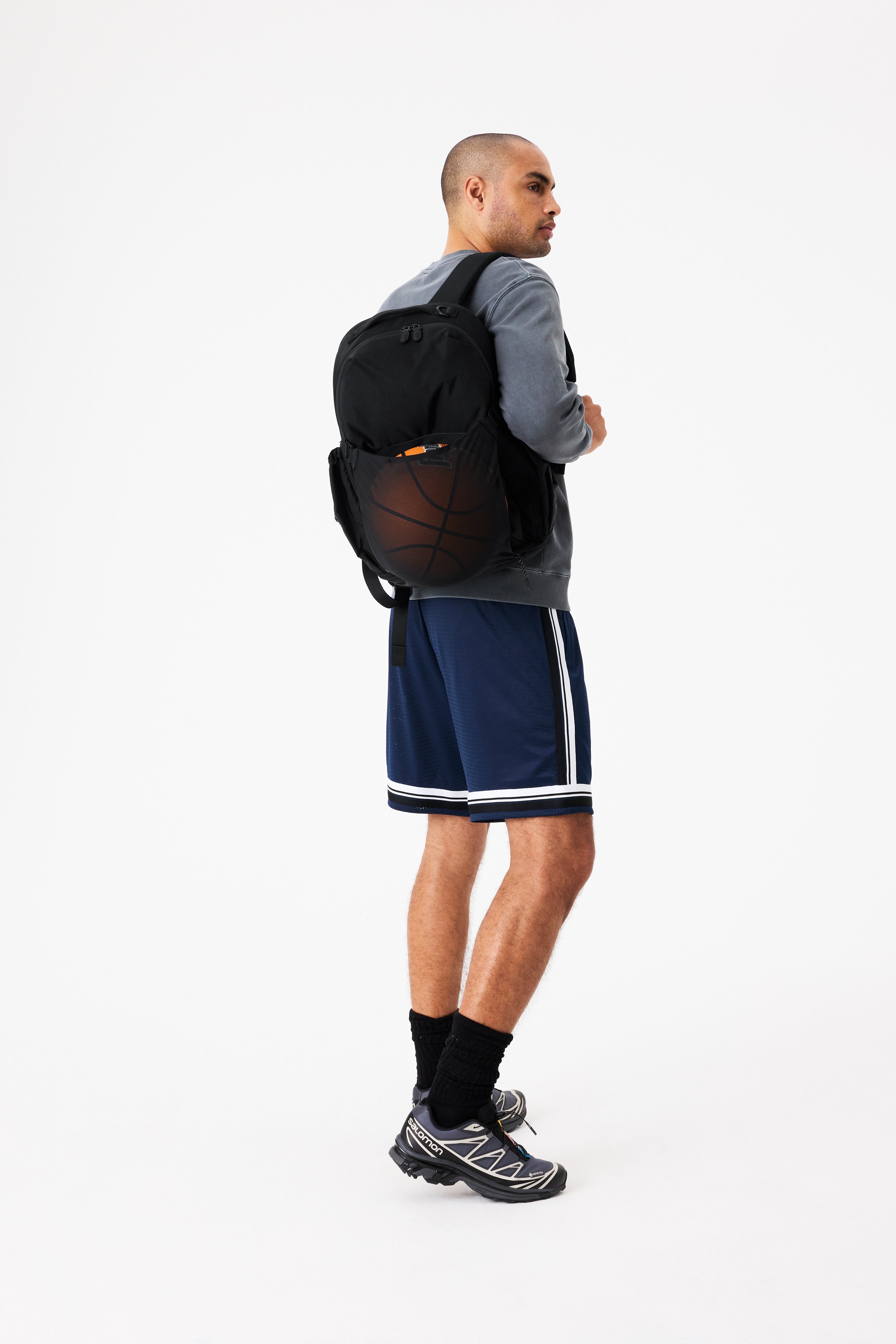 beis-north-to-south-sac-dos-noir-sport-voyage image 5