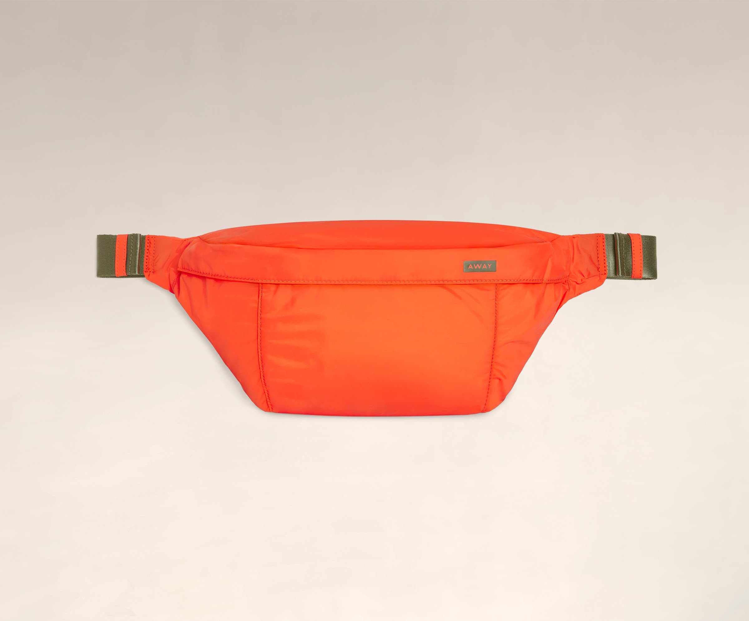 away-packable-sling-sac-banane-teal-pliable image 6