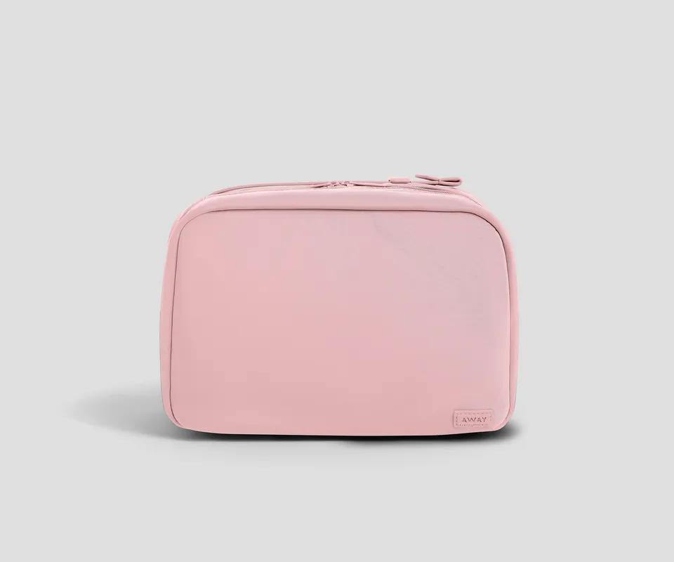 away-hanging-toiletry-bag-trousse-toilette-suspendue image 1