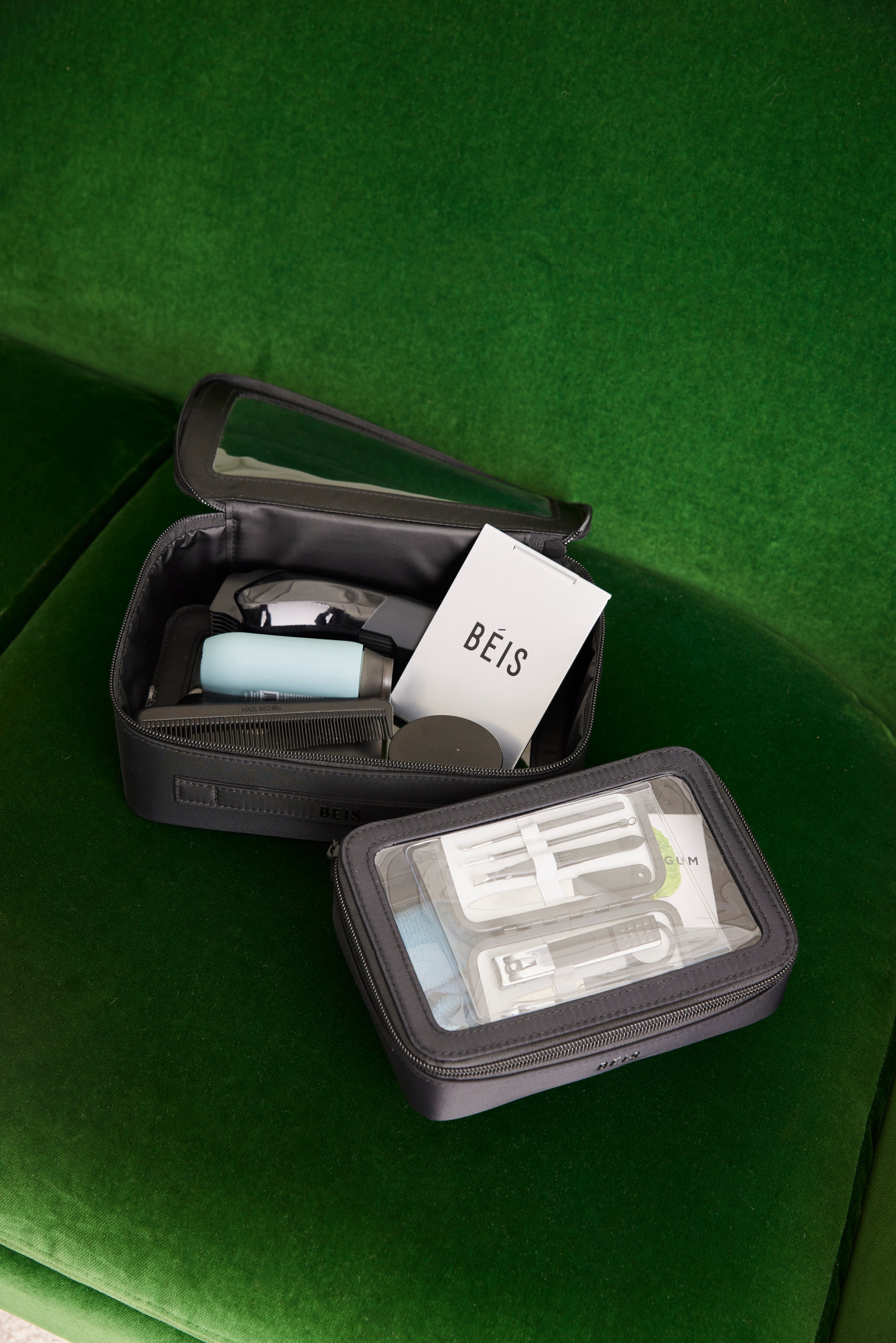 beis-in-flight-cosmetic-set-trousse-voyage-noir-tsa image 5