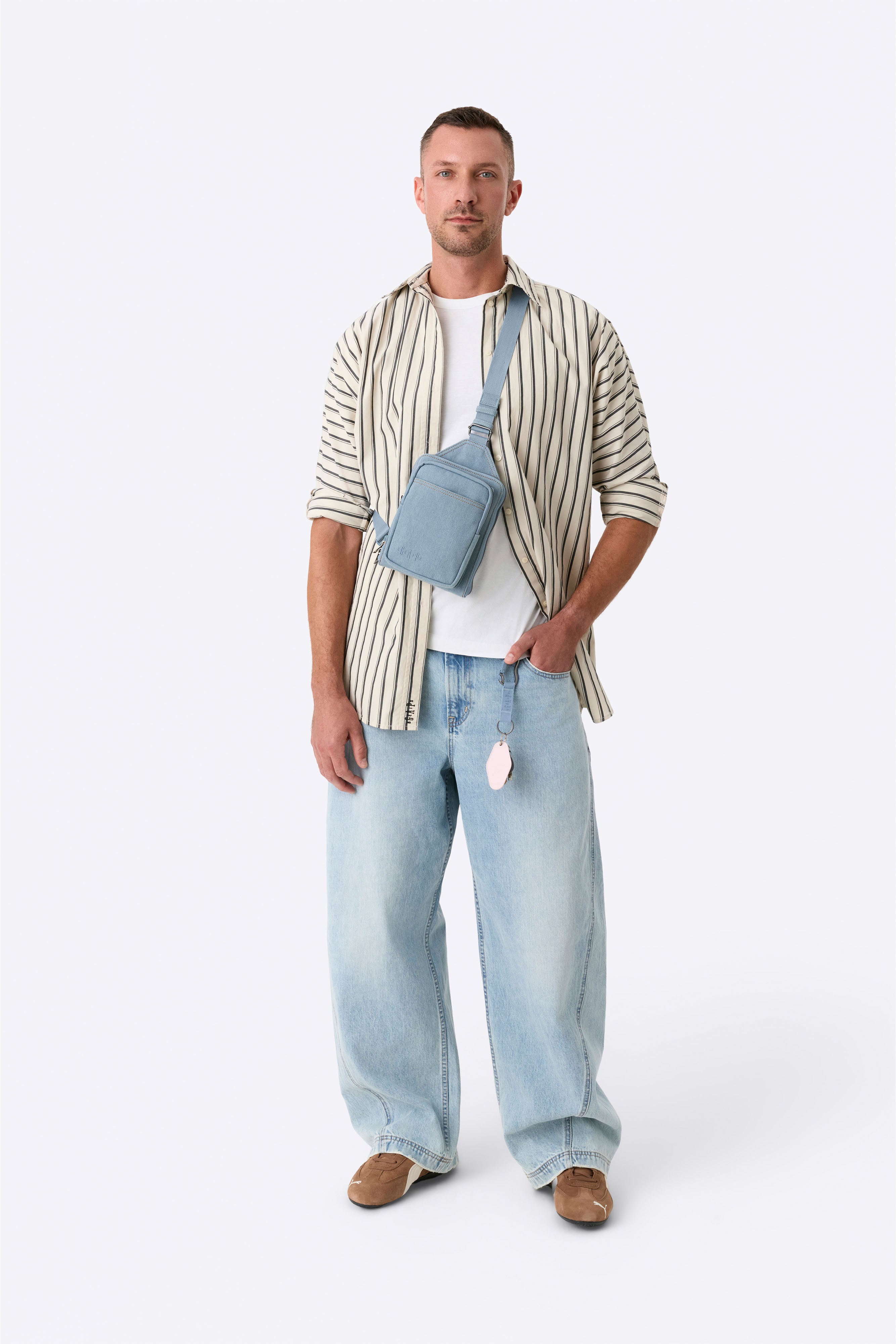gap-x-beis-the-sport-sling-sac-bandouli-re-denim-blue image 2