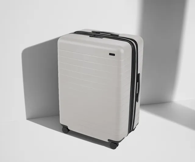 away-large-flex-valise-soute-cloud-gray-extensible-2-semaines image 1