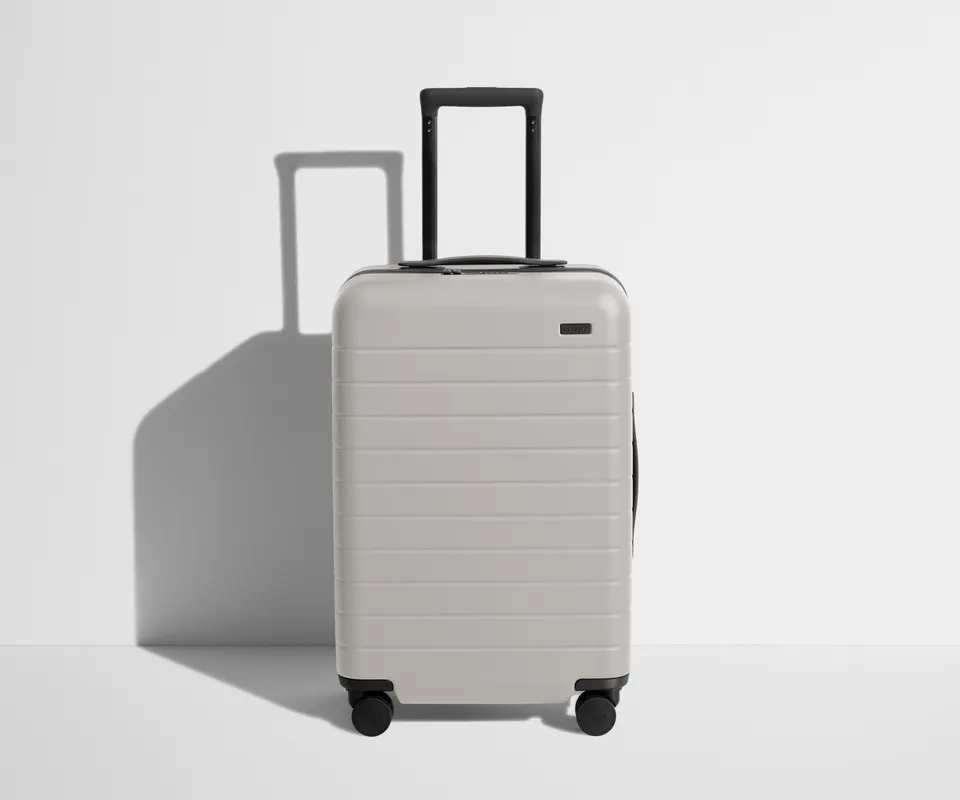 away-bigger-carry-on-valise-cabine-cloud-gray-rigide image 1