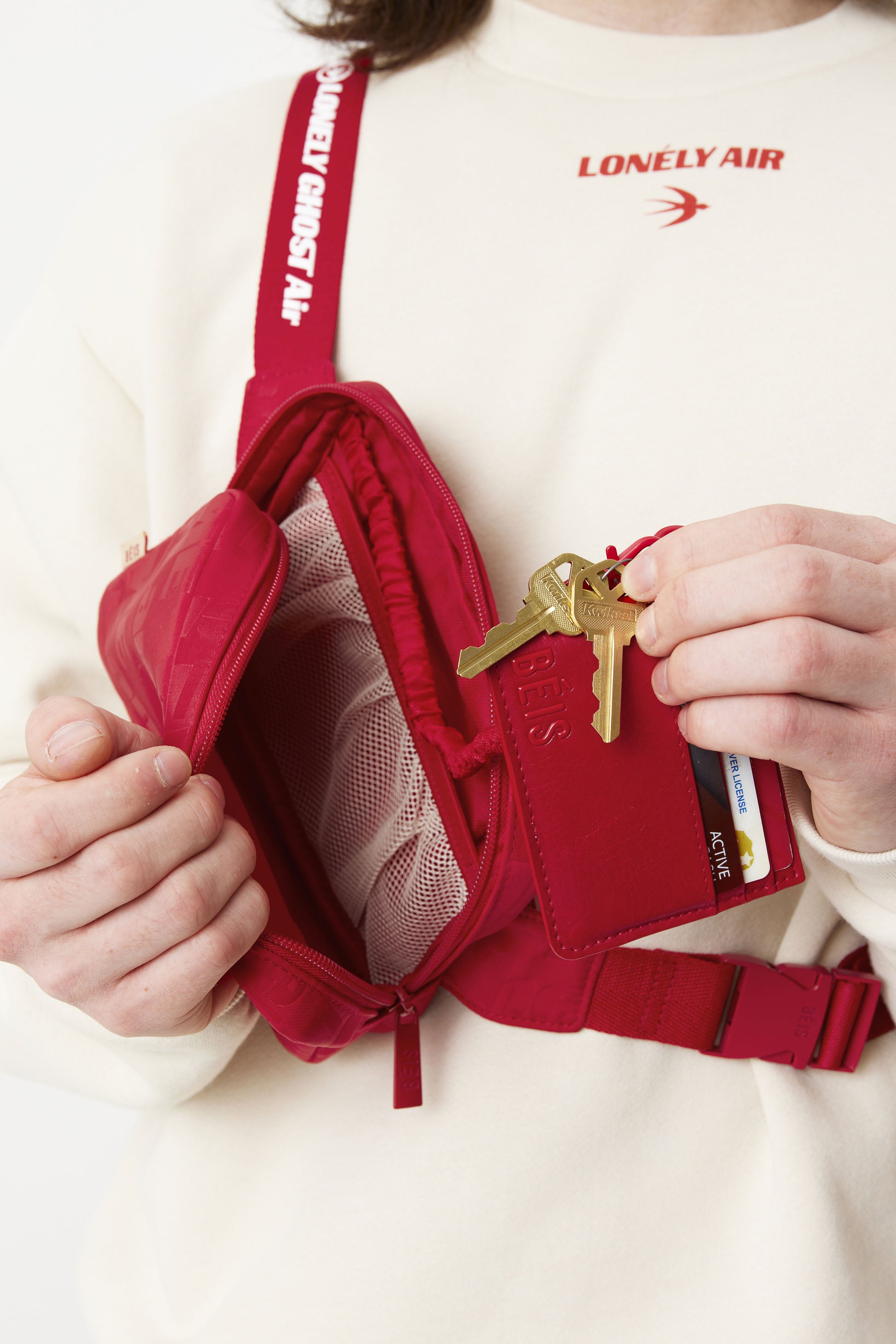 beis-belt-bag-sac-banane-rouge-text-me-red-toile image 4