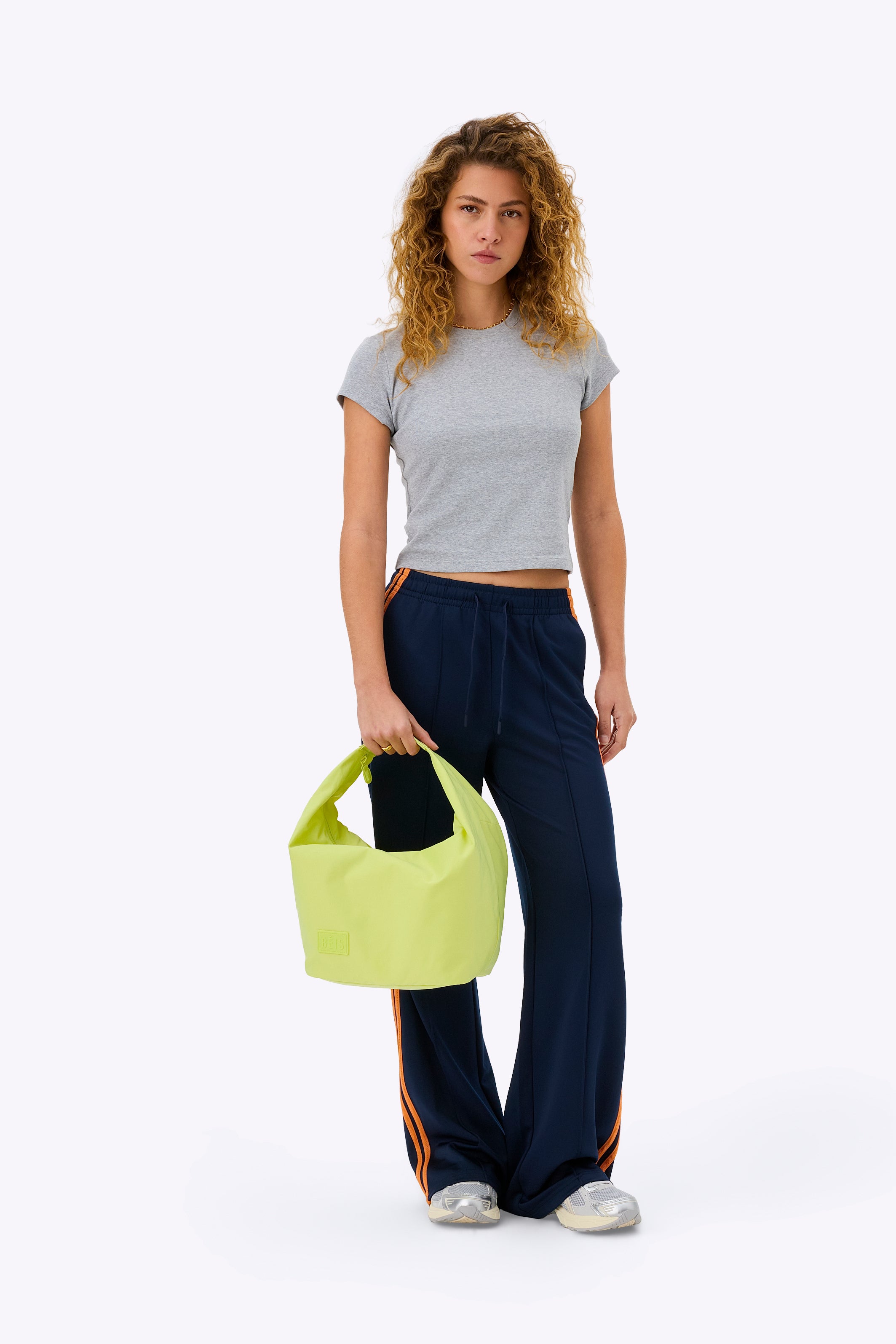 beis-crescent-catchall-sac-bandouli-re-limone-jaune-d-perlant image 4