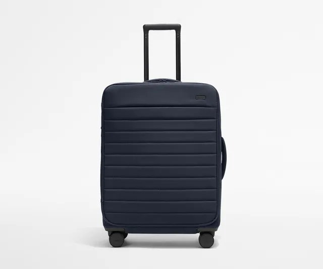 away-softside-medium-valise-soute-souple-noire-jet-black image 1