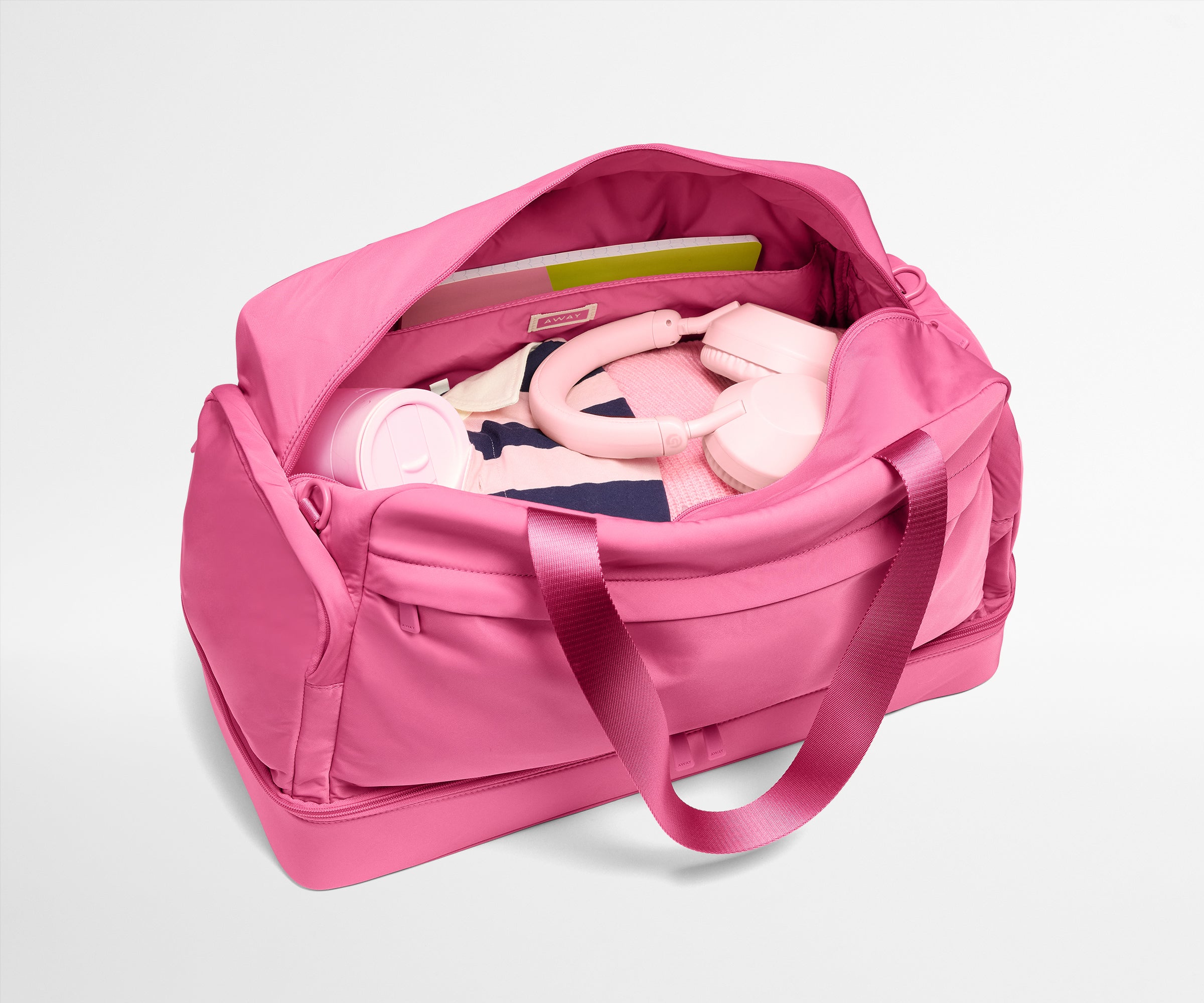 away-featherlight-weekender-sac-voyage-island-pink-44l-16-pouces image 3