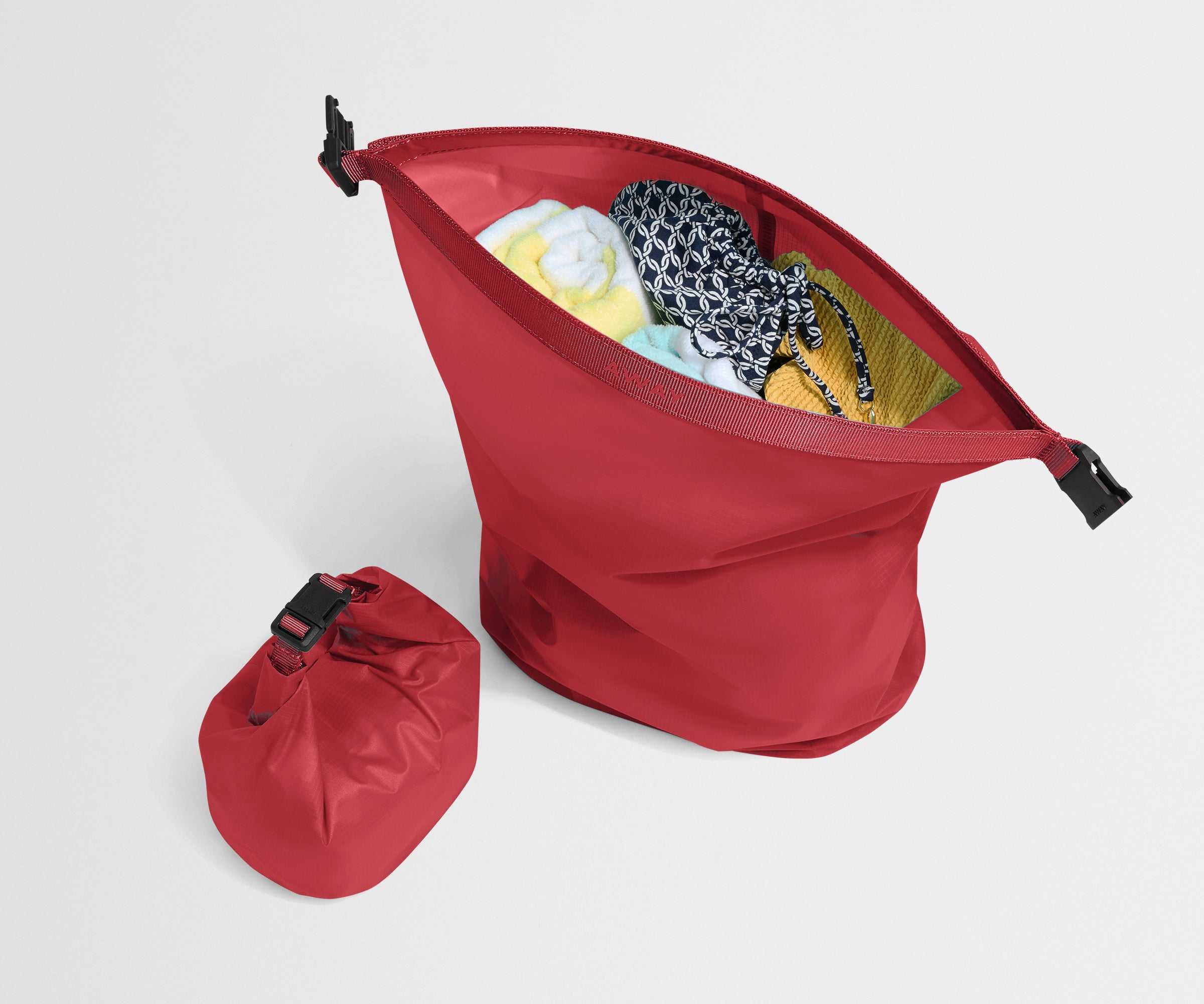away-dry-bag-duo-pochette-tanche-rouge-cerise image 2