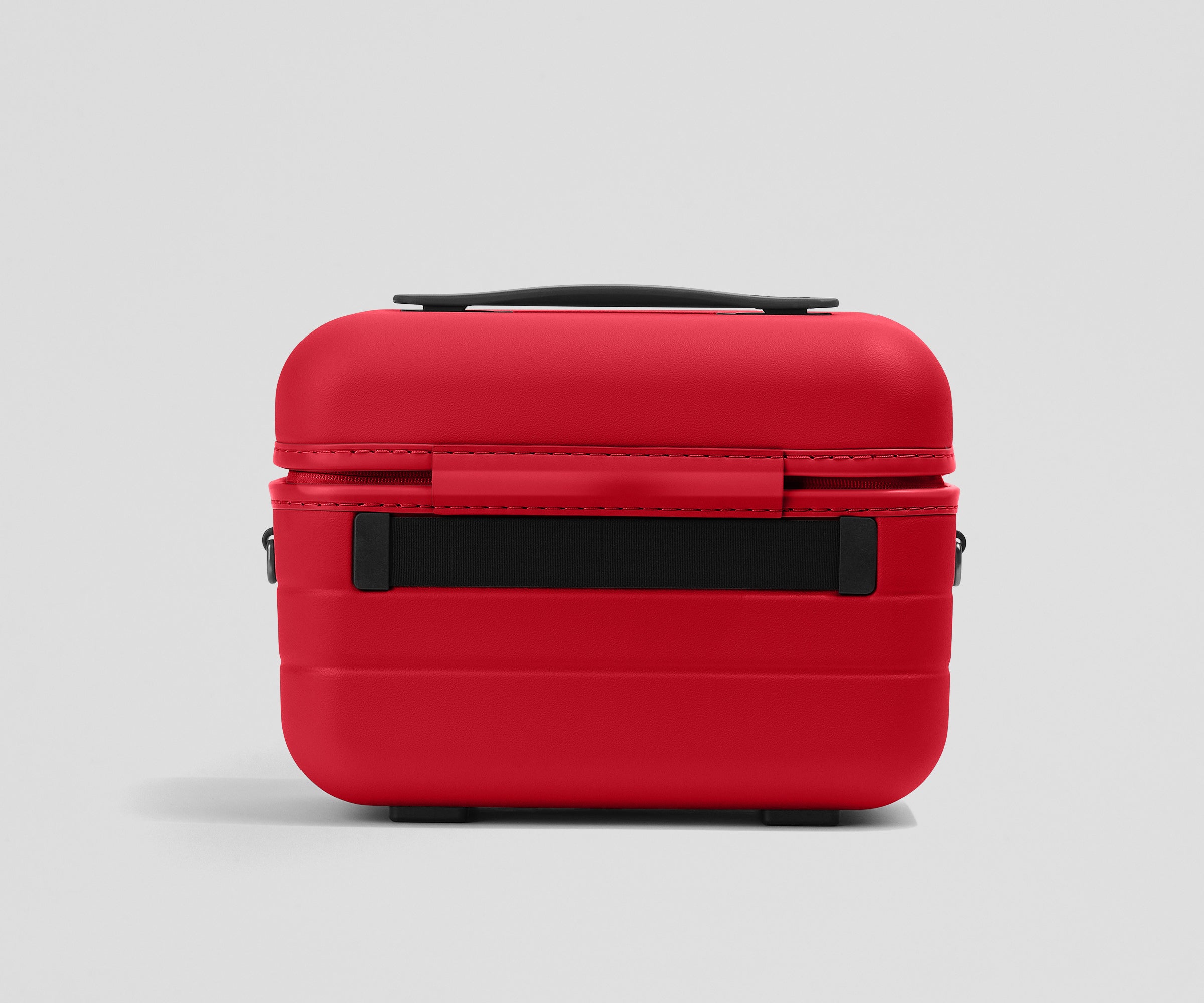 away-train-case-trousse-de-toilette-rouge-cerise-rigide image 8