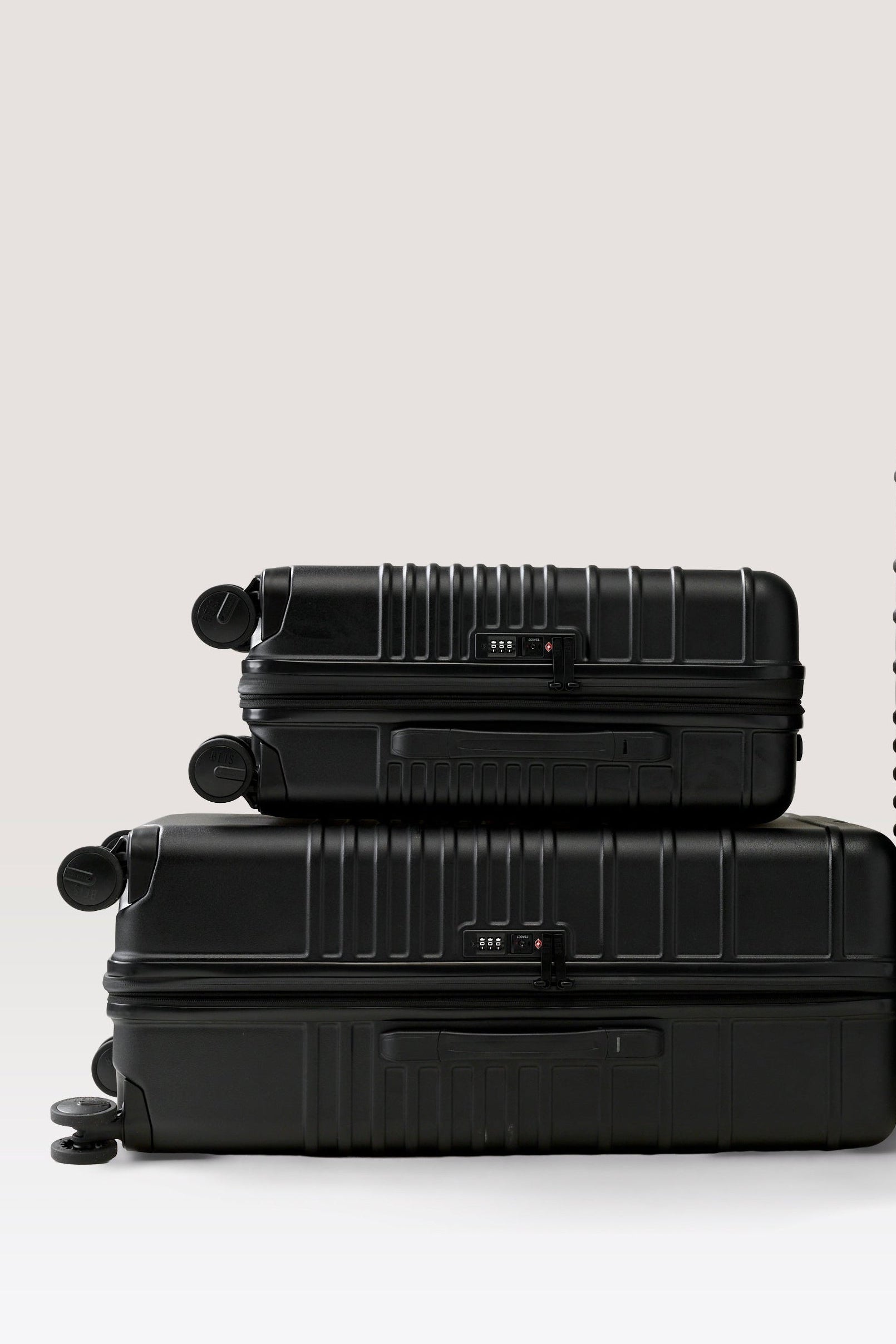 beis-travel-set-medium-luggage-starter-set-valises-noir-rigide image 2