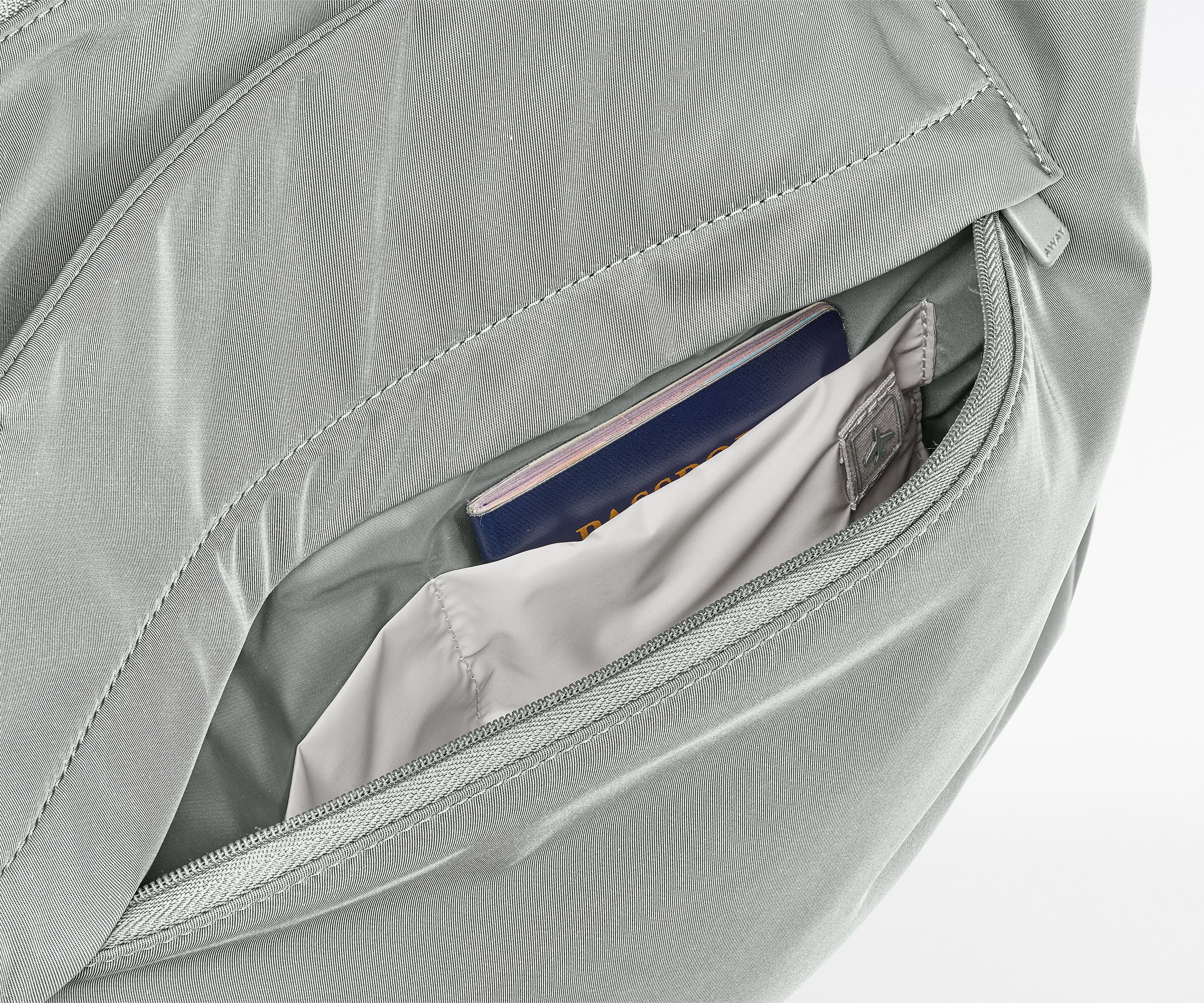 away-featherlight-tote-sac-tote-nordic-gray-ordinateur-16 image 4