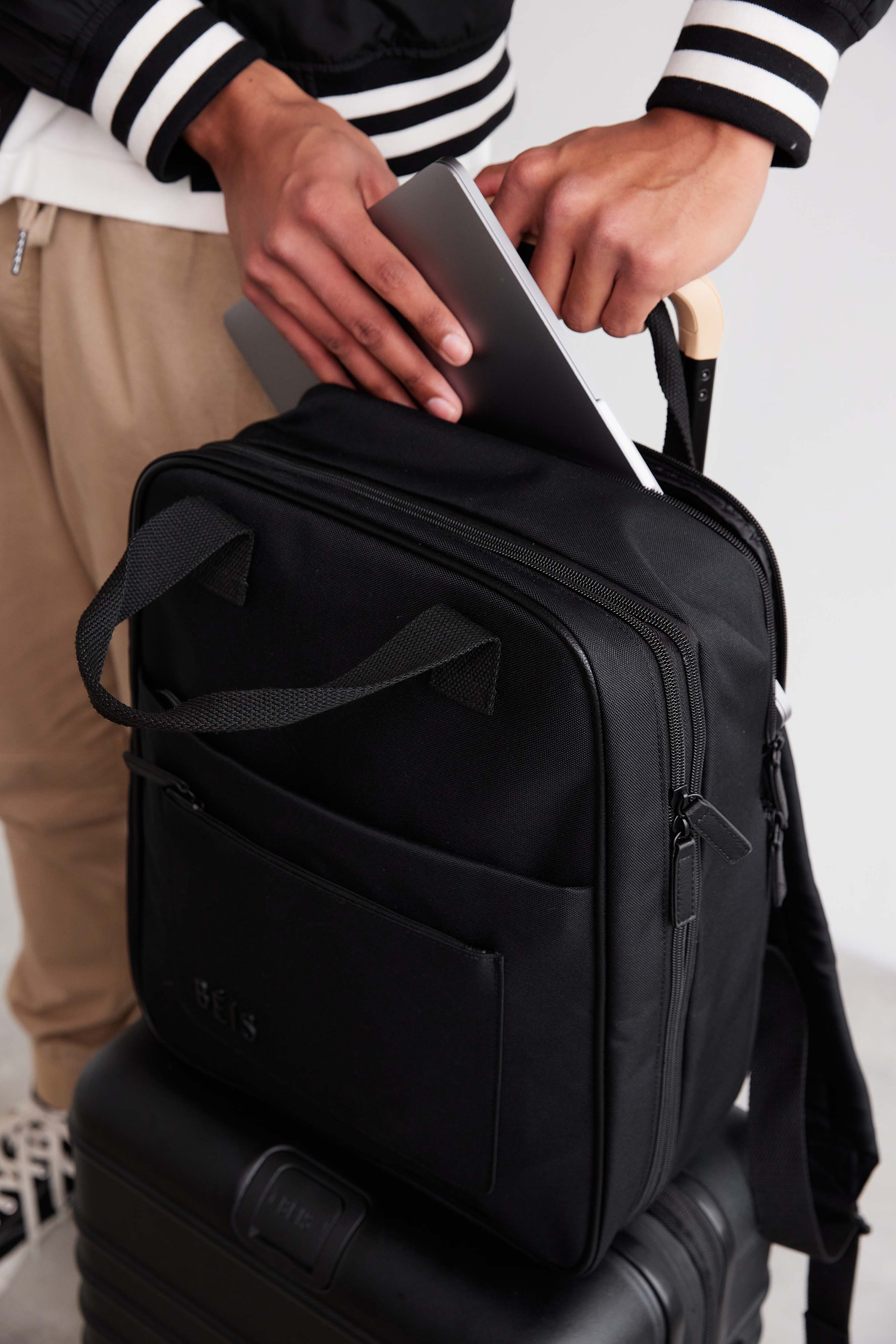 beis-expandable-black-sac-dos-extensible-noir image 8
