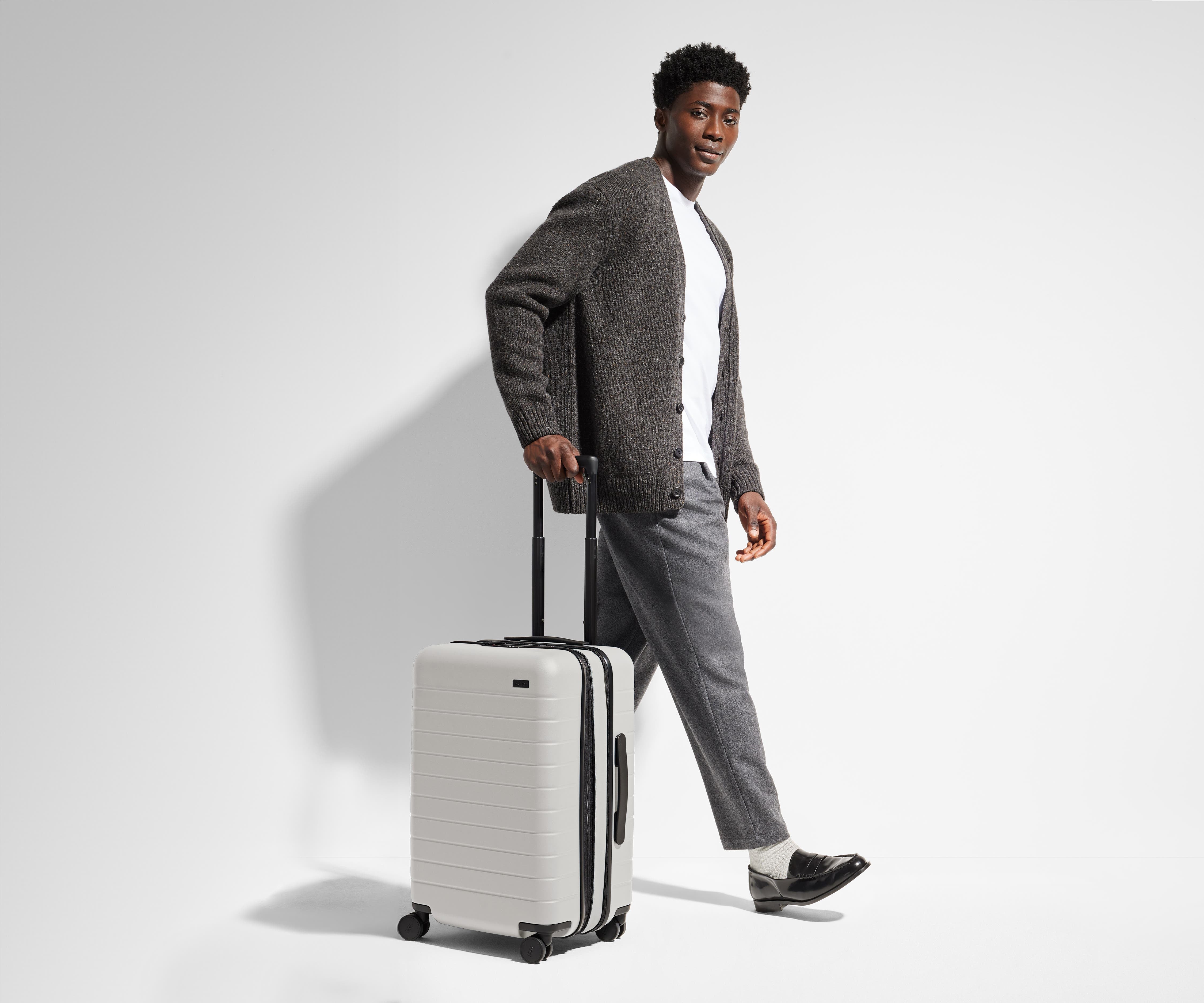 away-bigger-carry-on-flex-valise-cabine-cloud-gray-extensible image 4