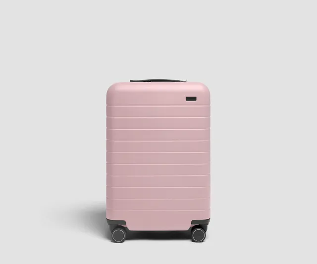 away-bigger-carry-on-3-valise-cabine-blush-pink-4-7-jours image 1
