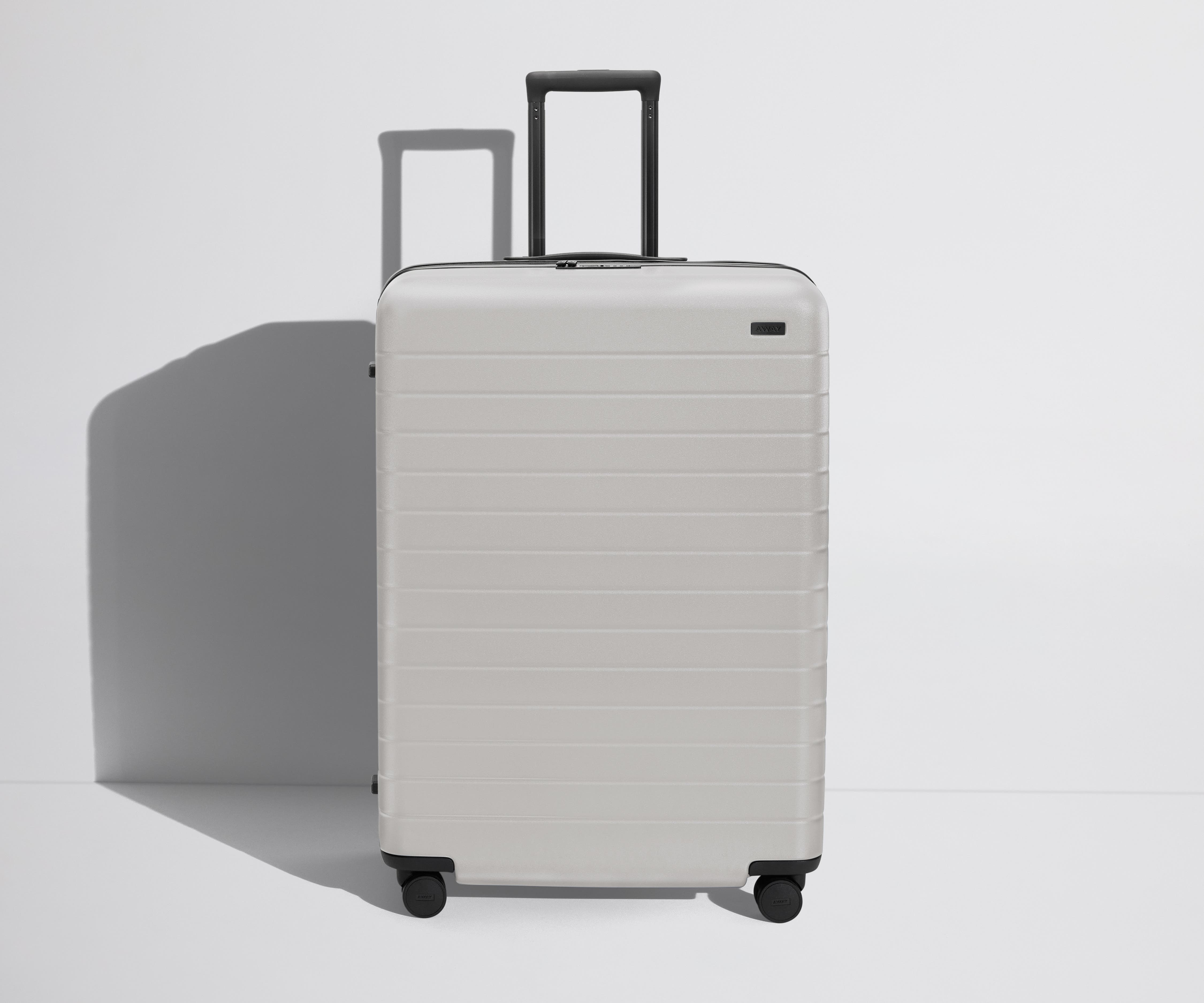 away-large-flex-valise-soute-cloud-gray-extensible-2-semaines image 2