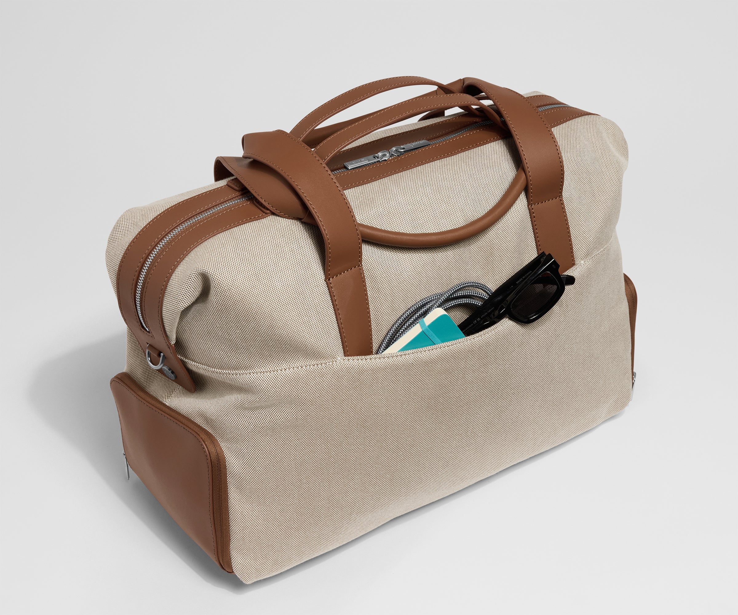 away-duffle-canvas-overnight-bag-sac-voyage-saddle-brown image 4