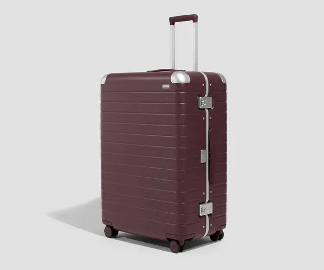 away-aluminum-edge-large-valise-soute-rouge-aluminium image 1